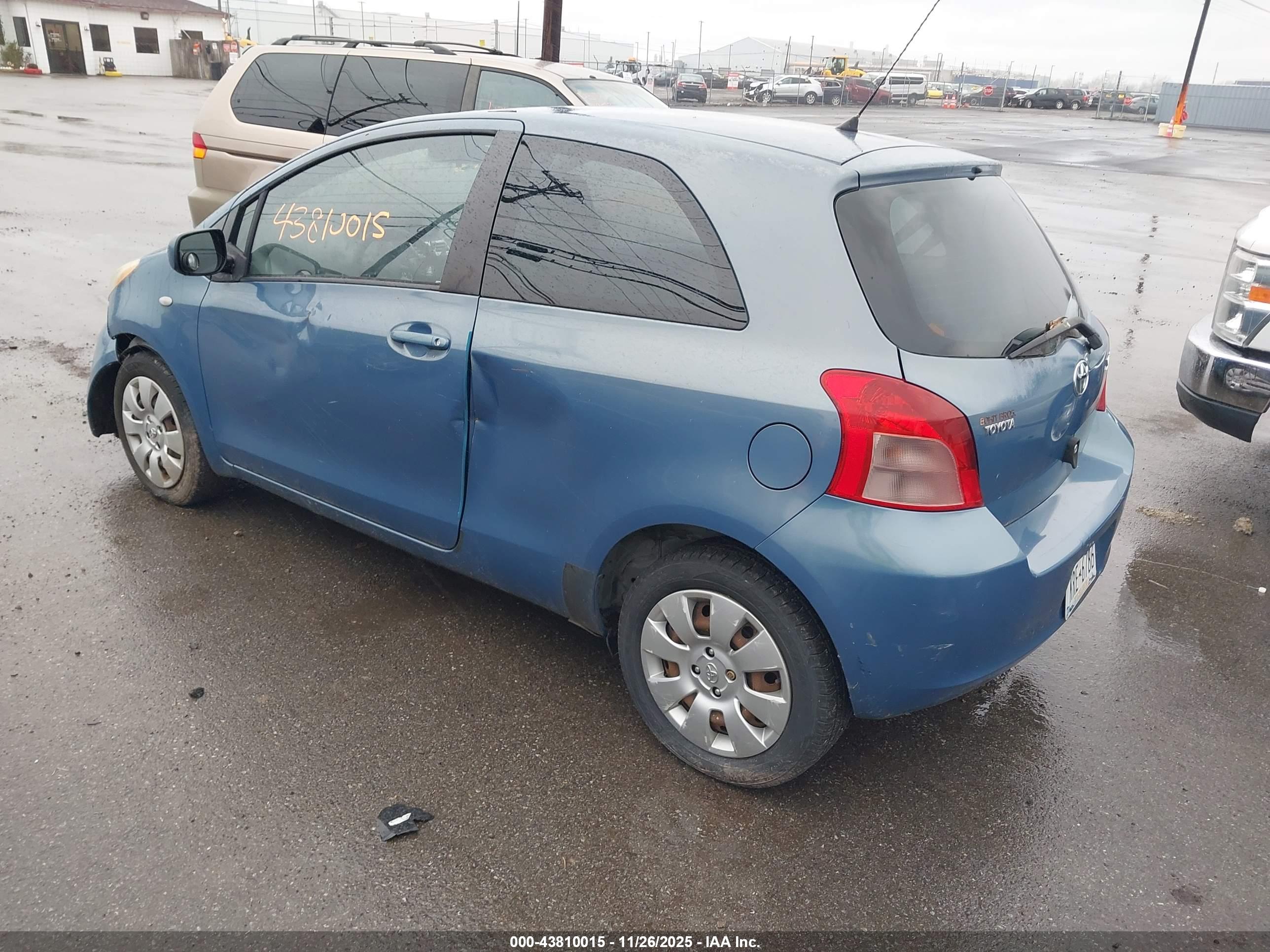 TOYOTA YARIS image 3