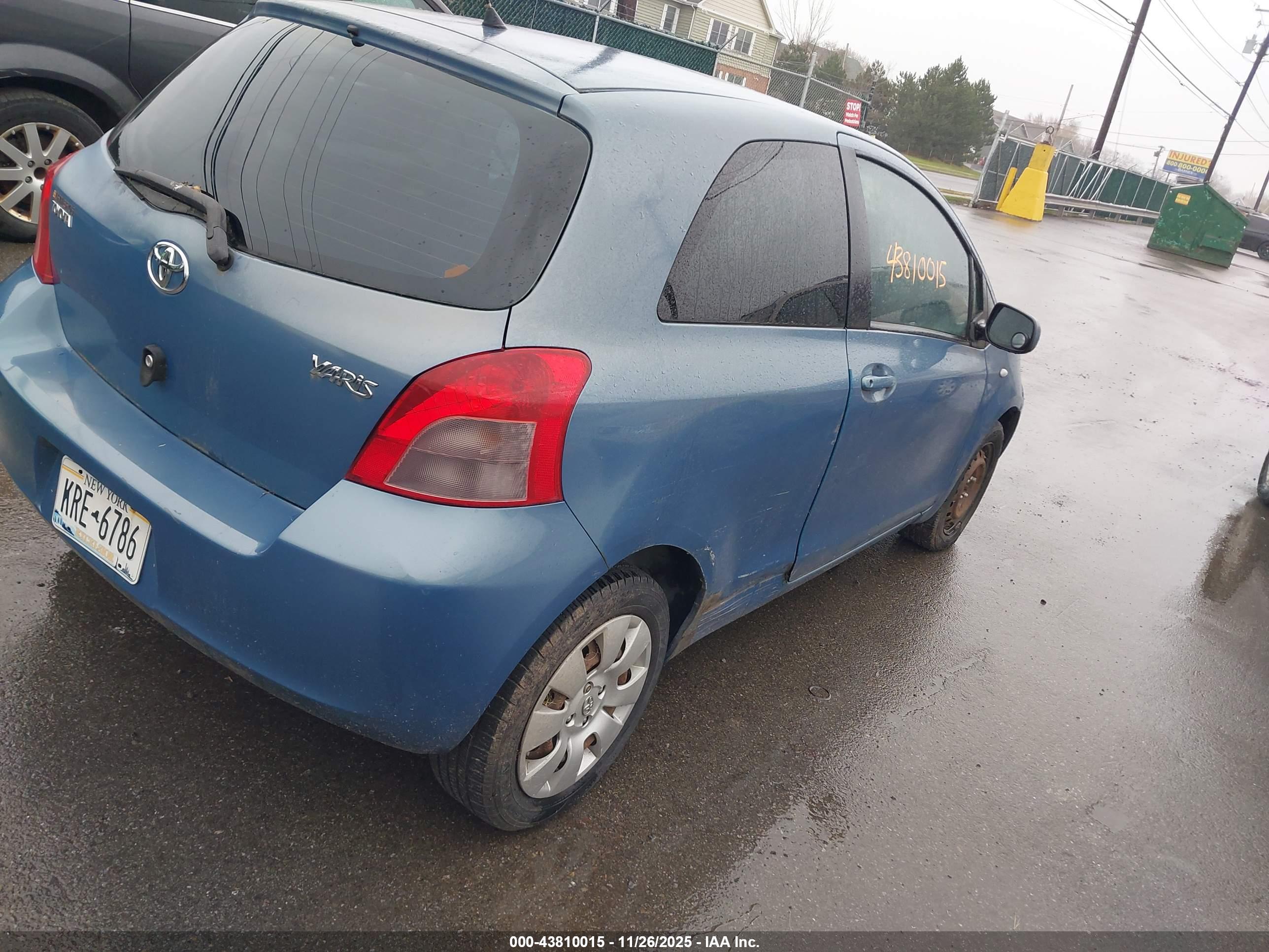 TOYOTA YARIS image 4