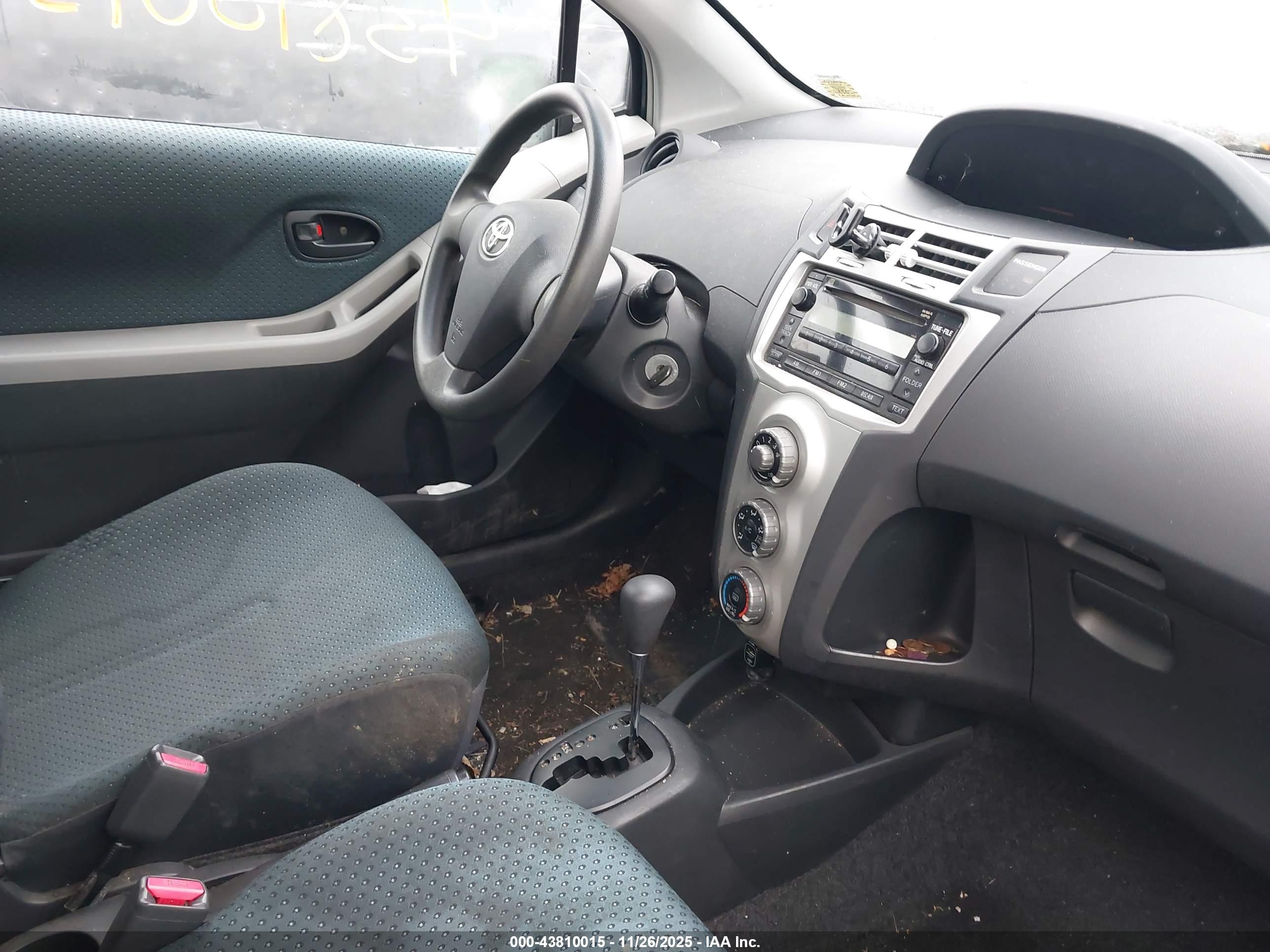 TOYOTA YARIS image 5