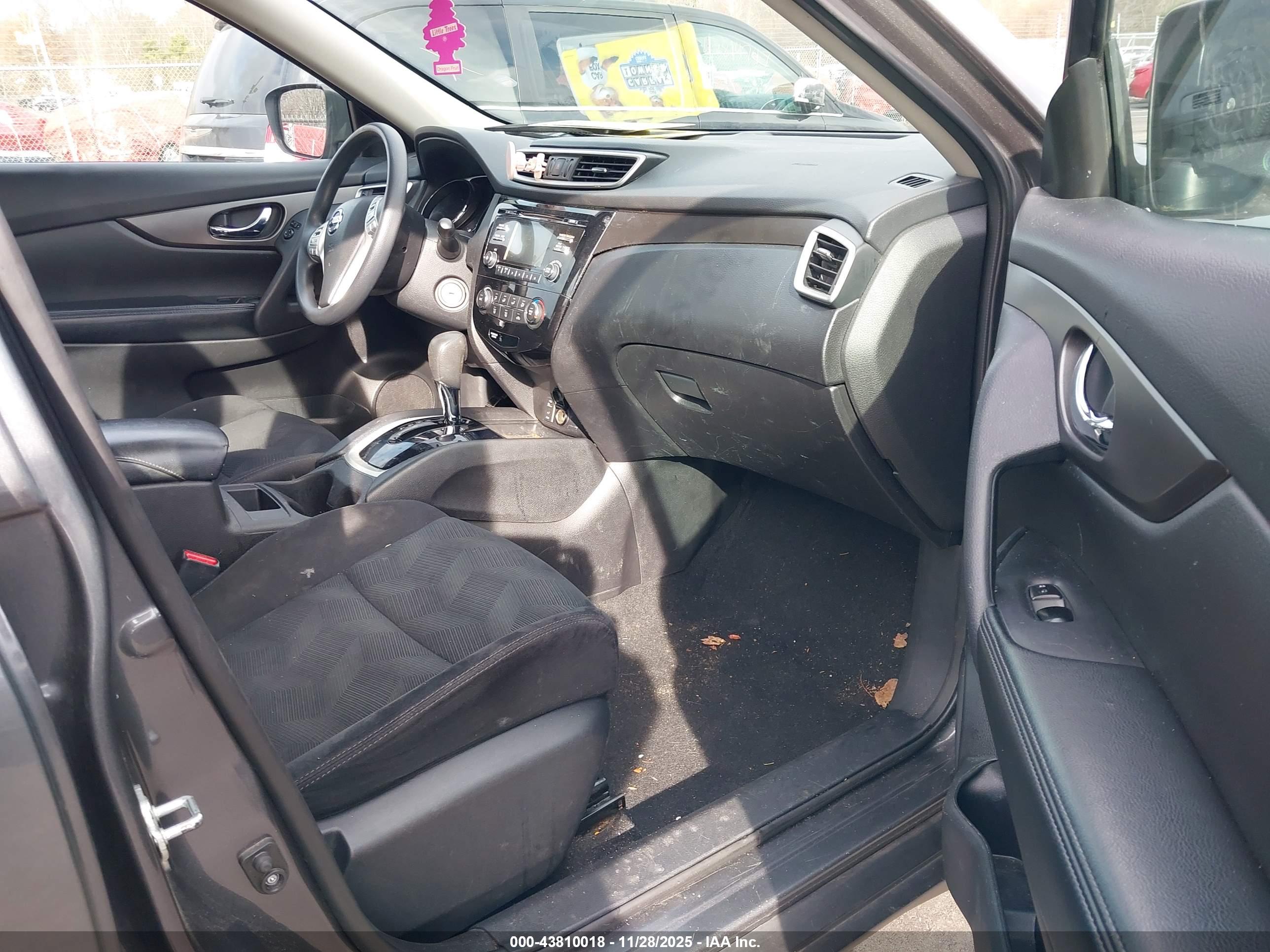 NISSAN ROGUE image 5