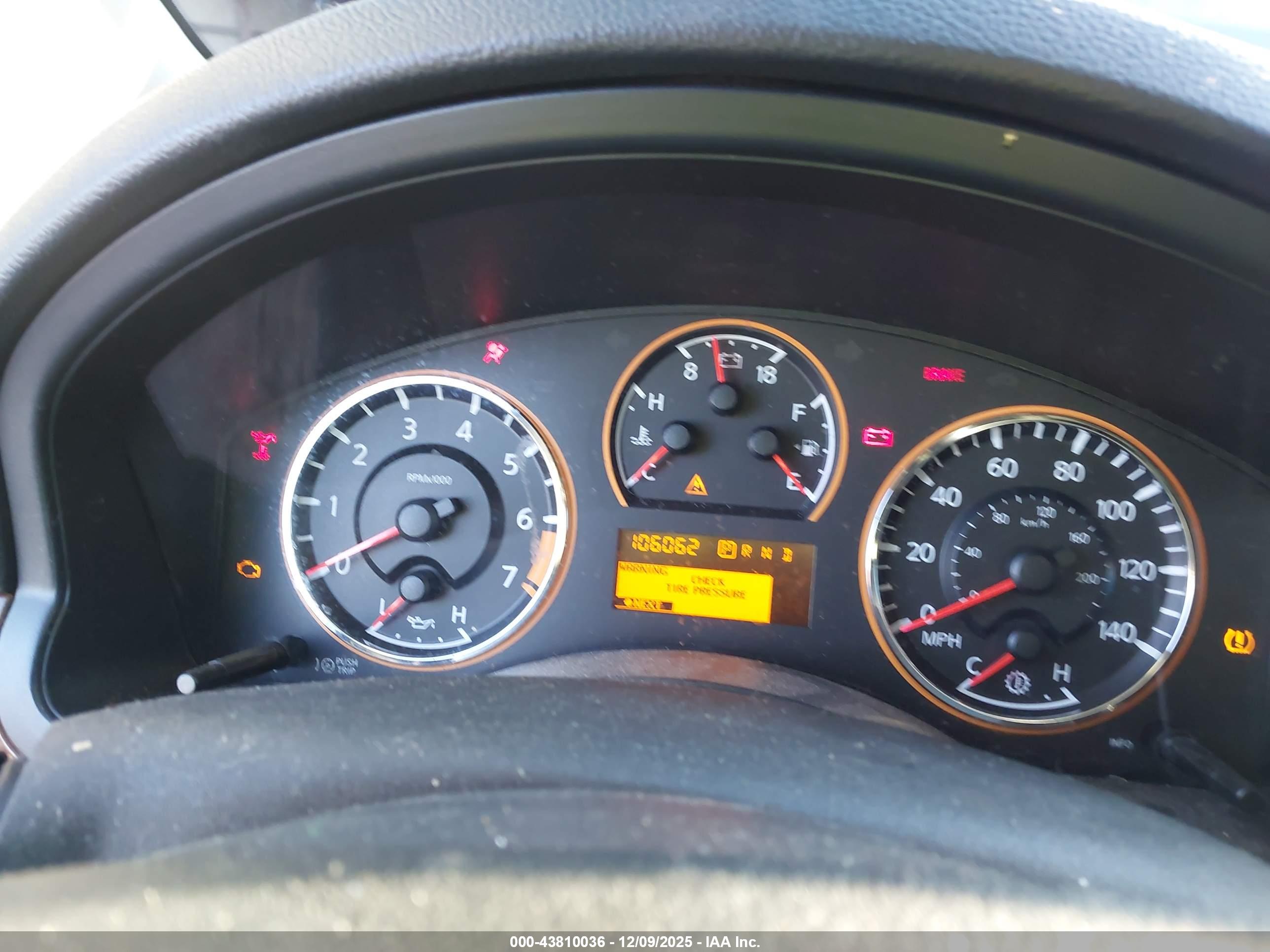 NISSAN ARMADA image 7