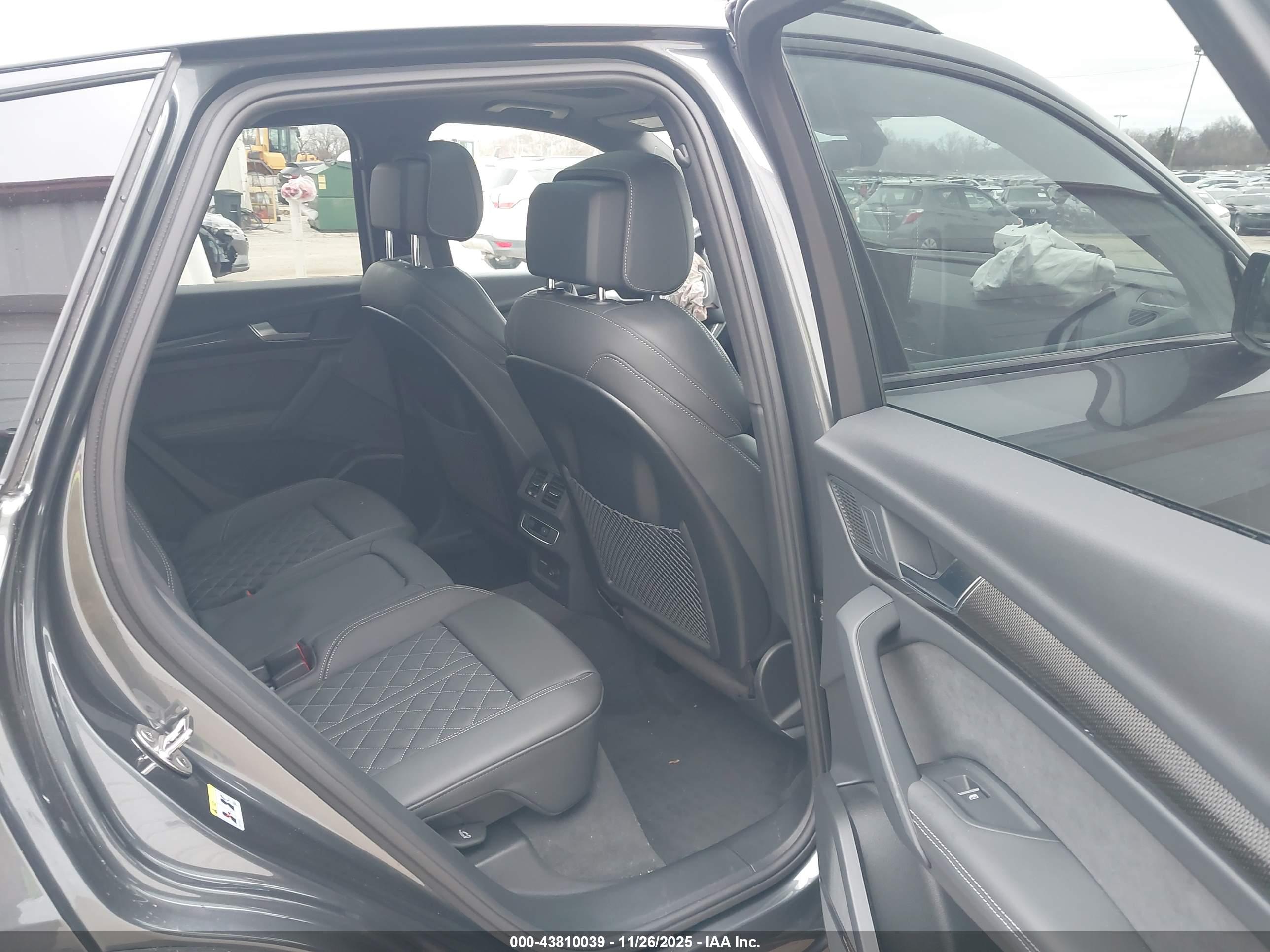 AUDI SQ5 image 8