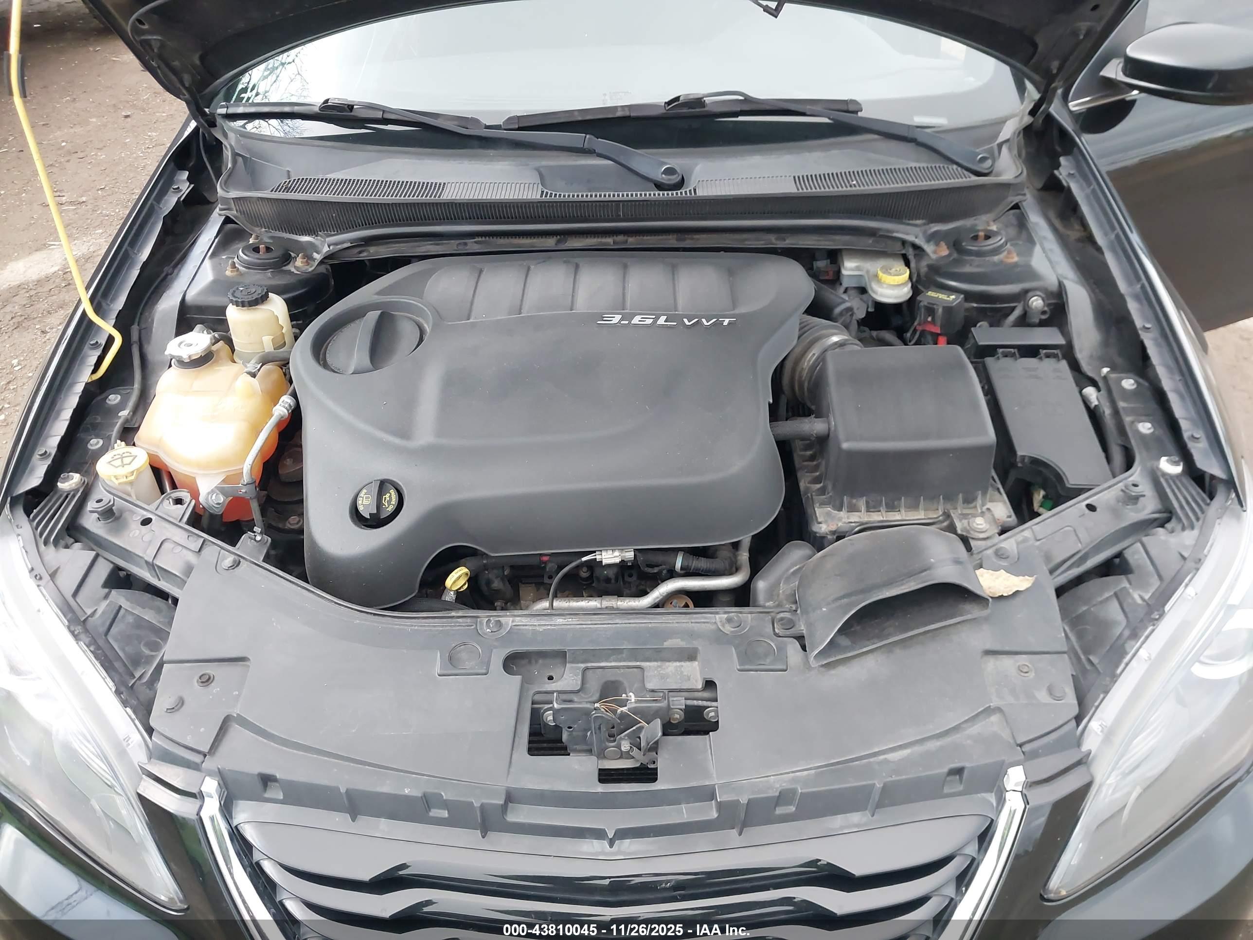 CHRYSLER 200 image 10