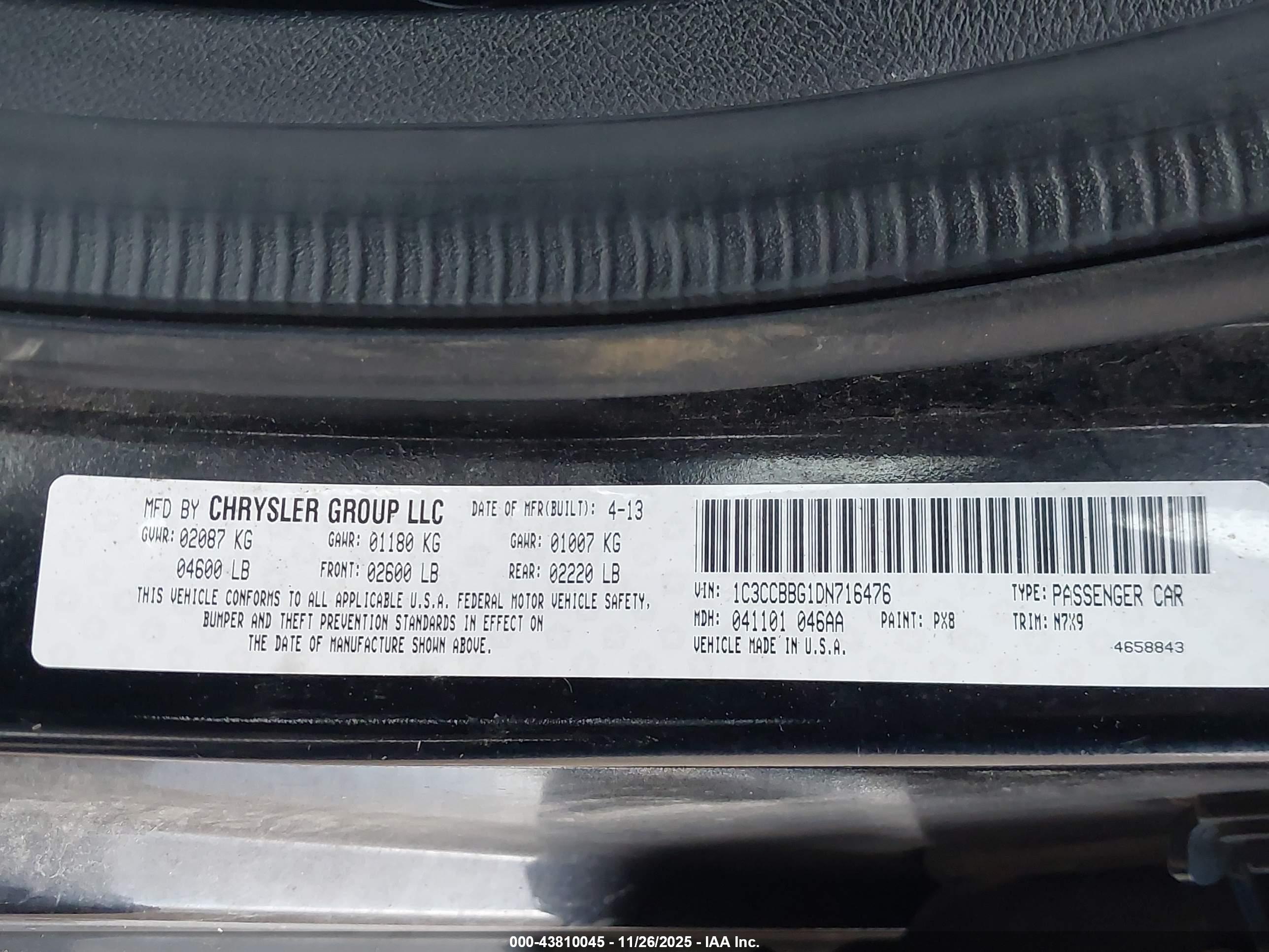 CHRYSLER 200 image 9