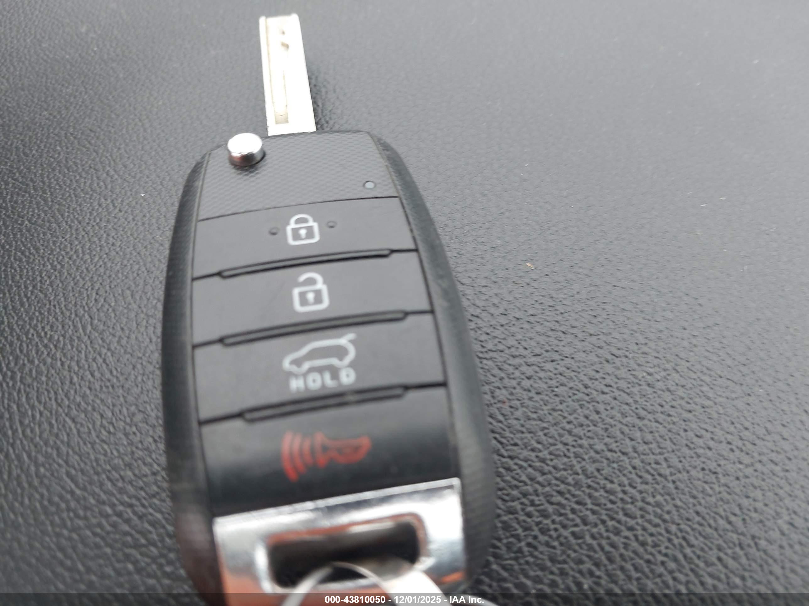 KIA SORENTO image 11