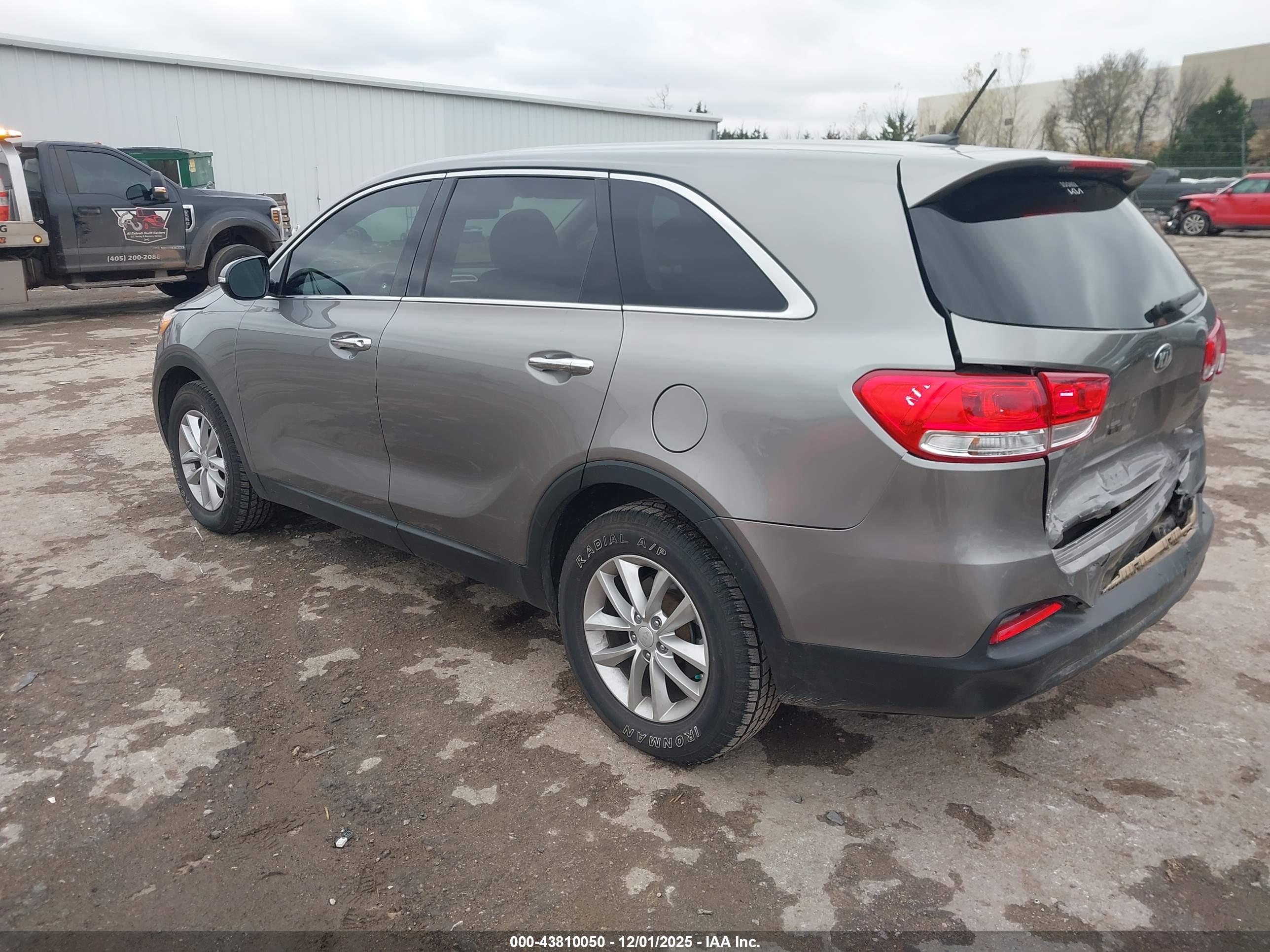 KIA SORENTO image 3