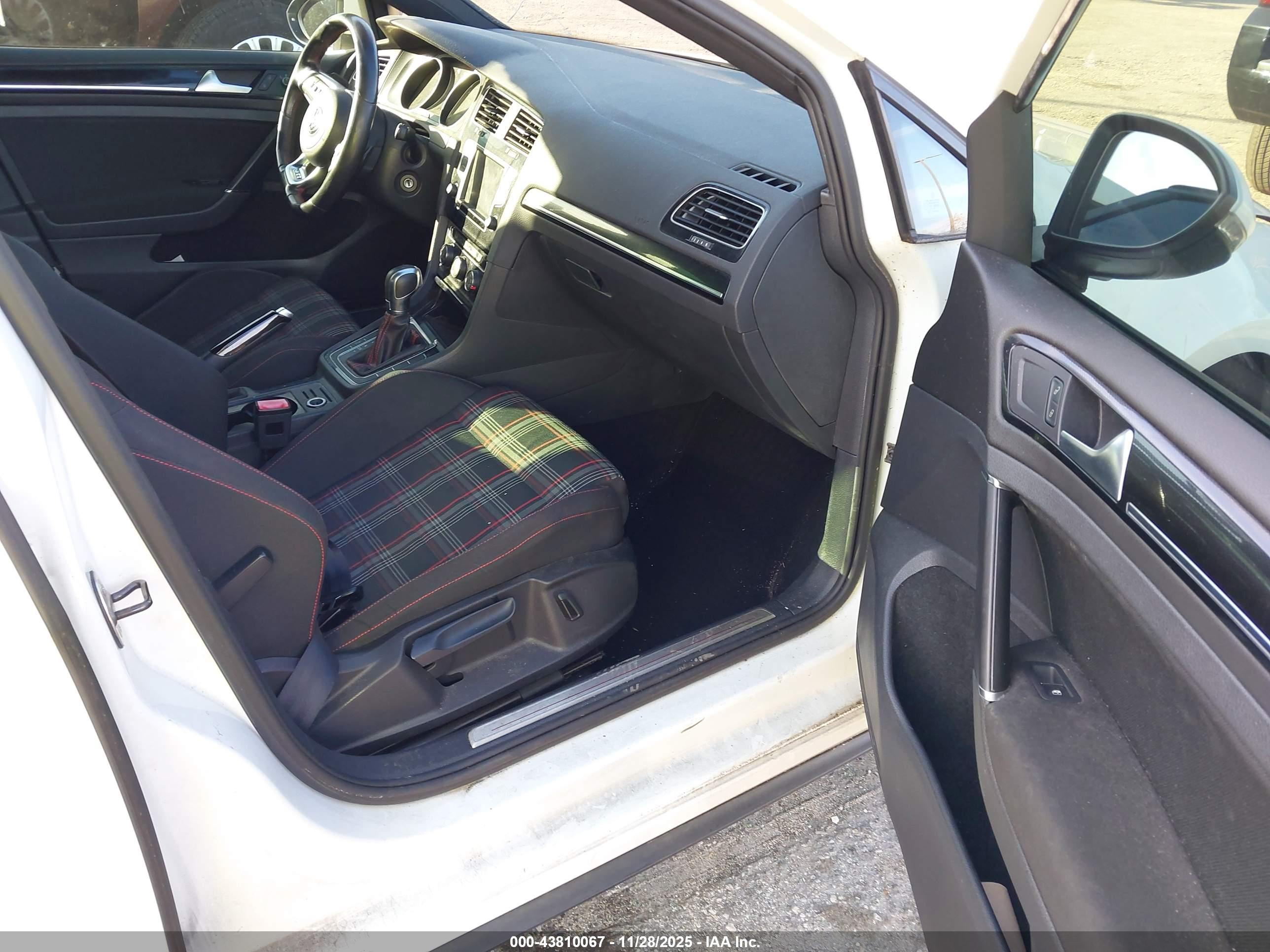 VOLKSWAGEN GOLF image 5