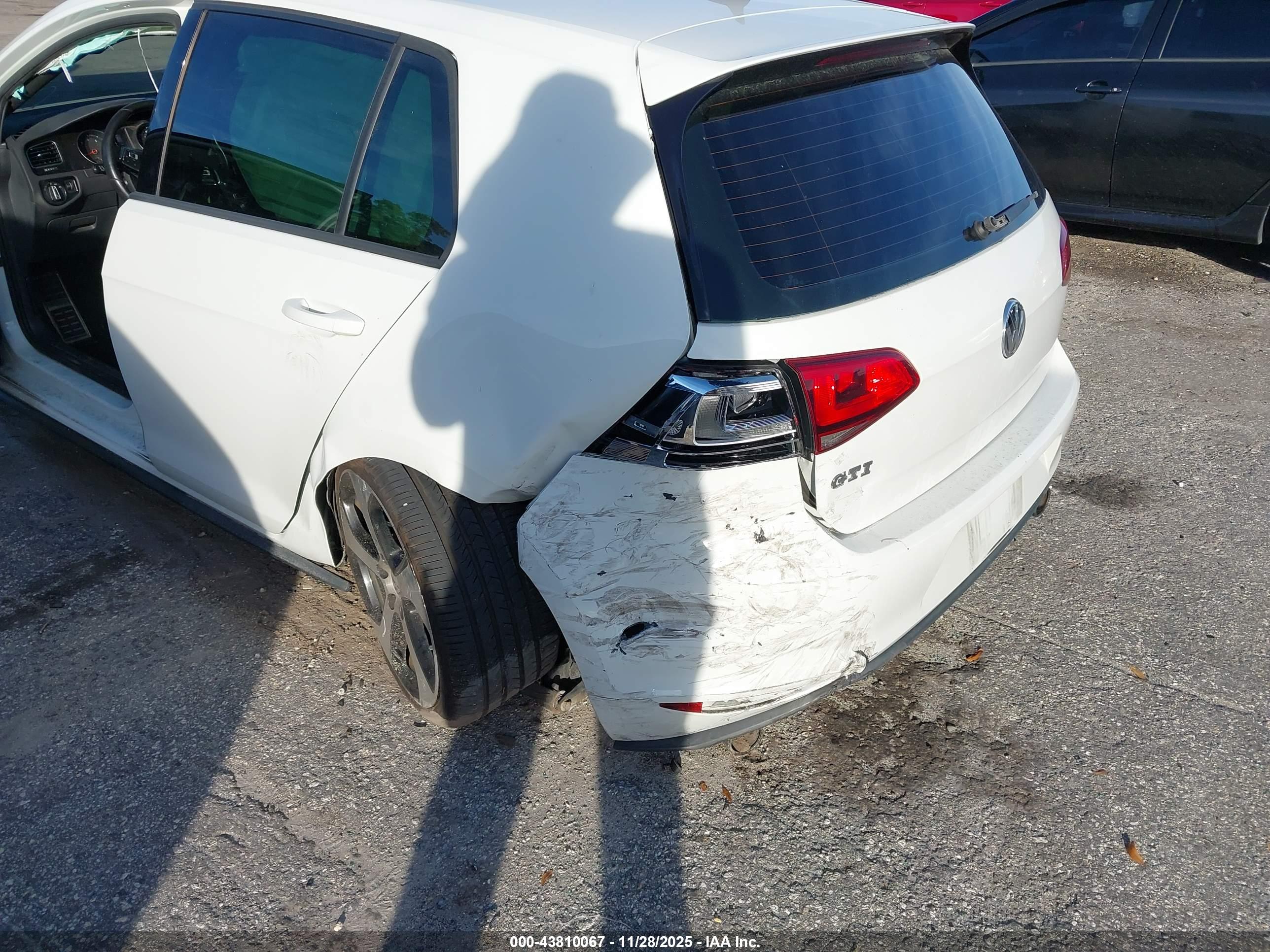 VOLKSWAGEN GOLF image 6