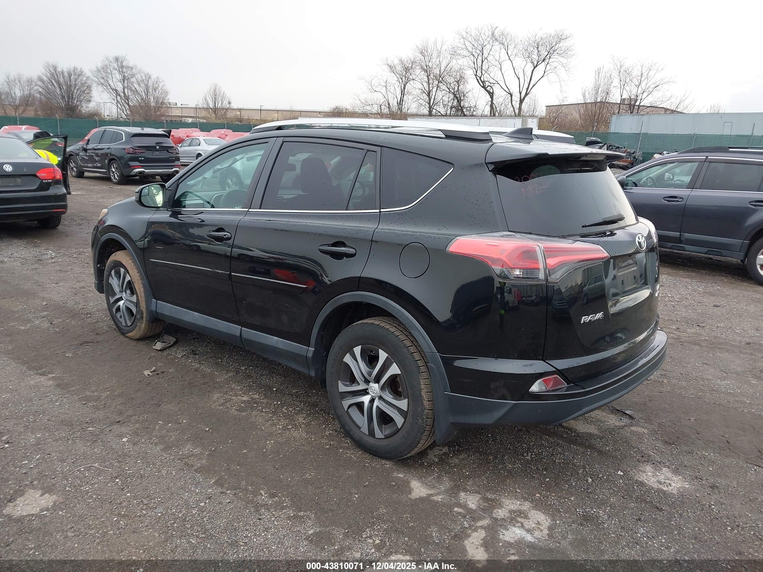 TOYOTA RAV4 image 3