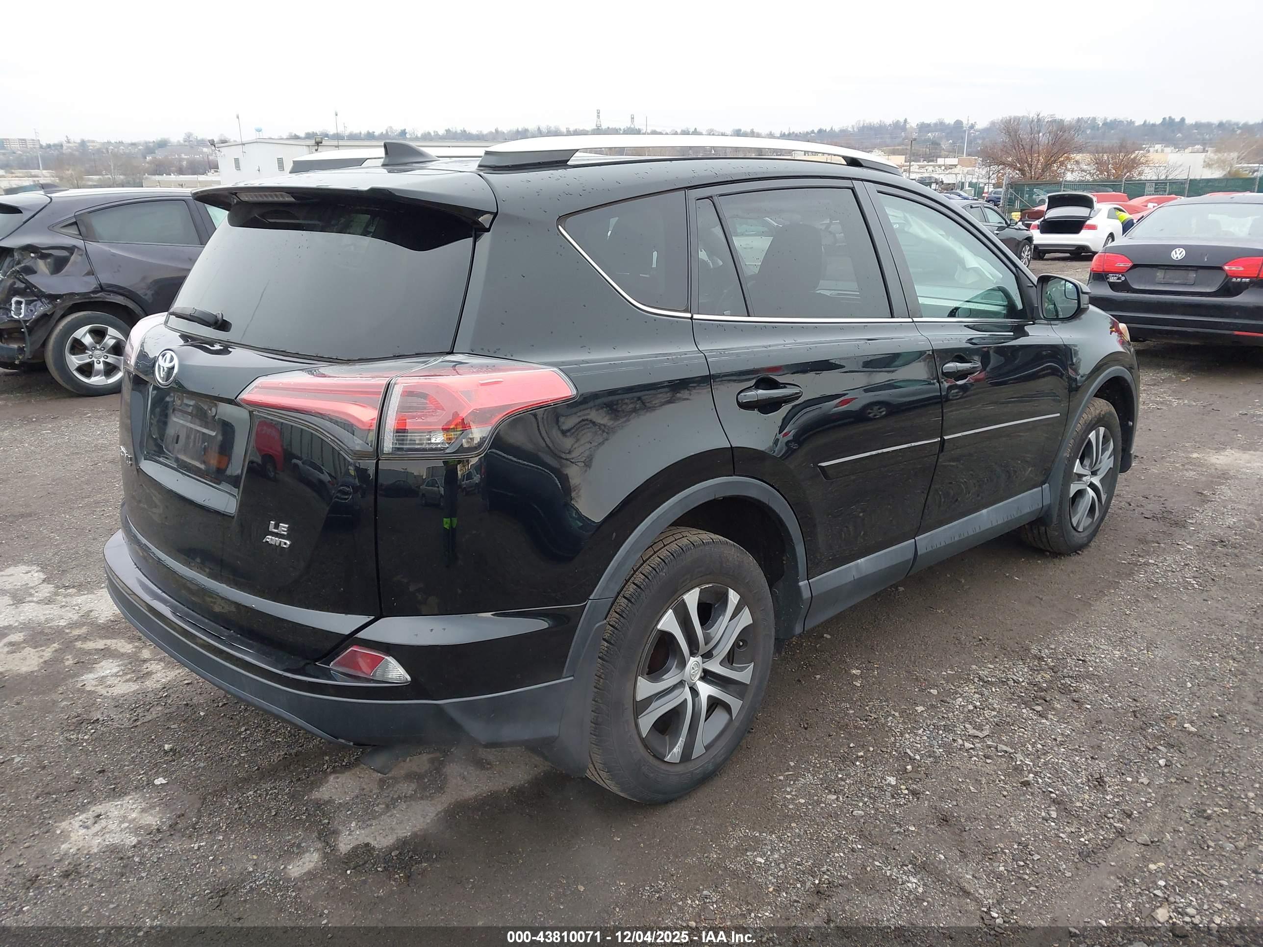 TOYOTA RAV4 image 4