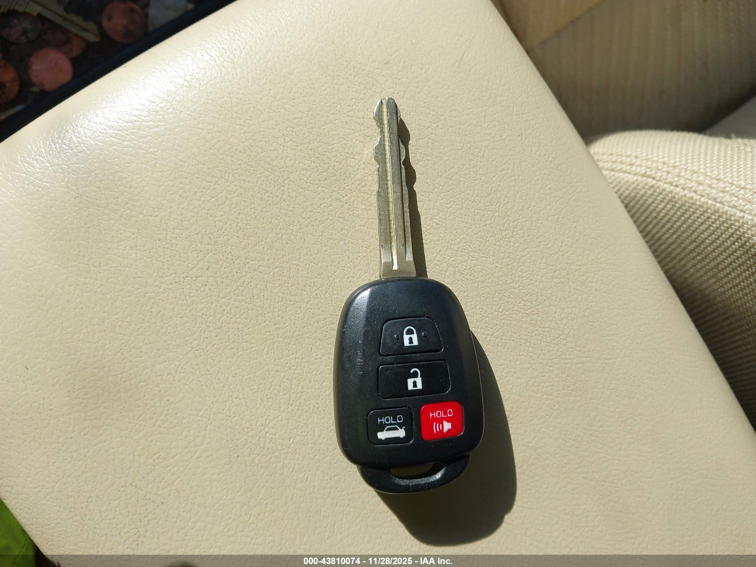 TOYOTA CAMRY image 11
