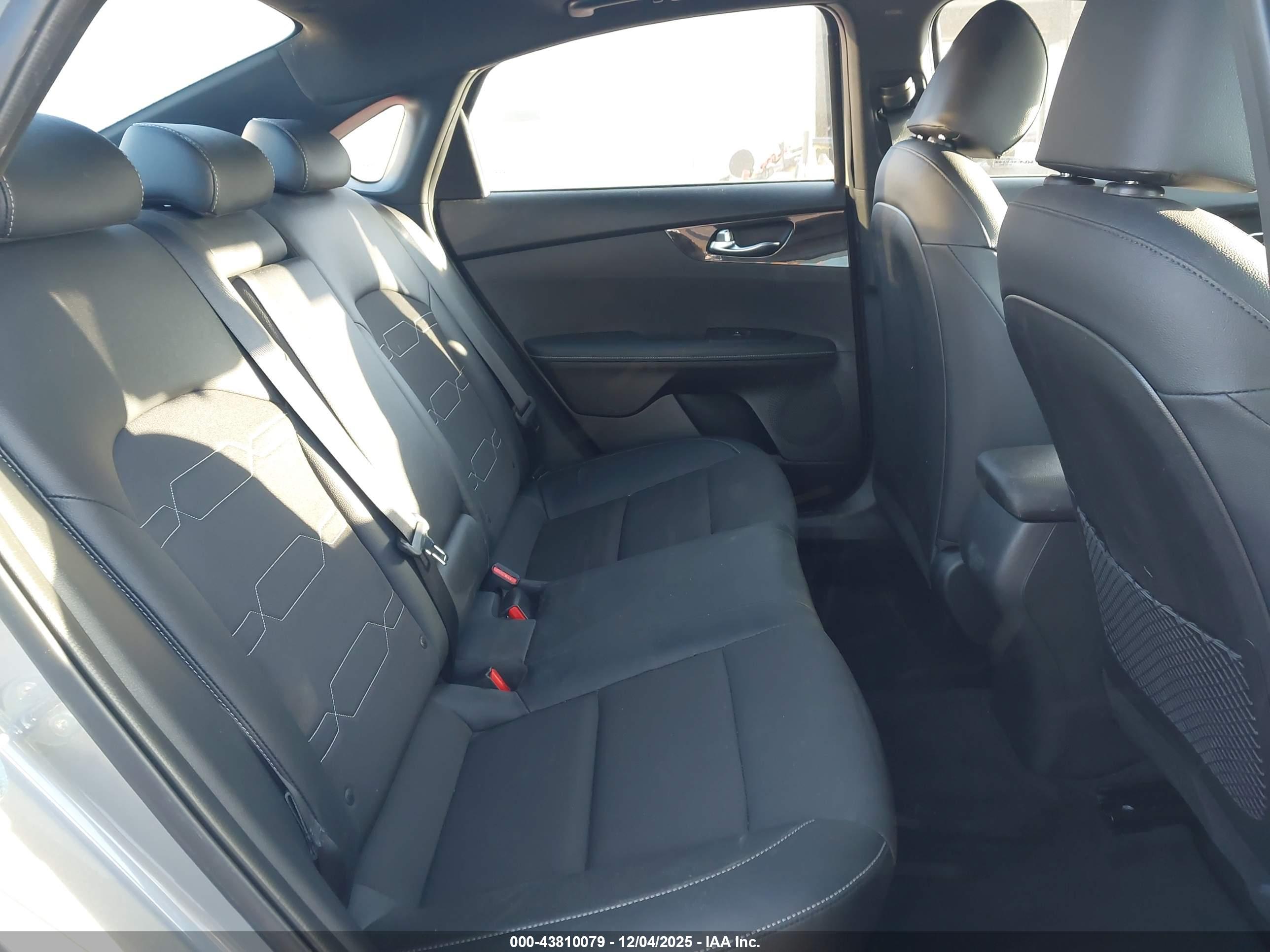 KIA FORTE image 8