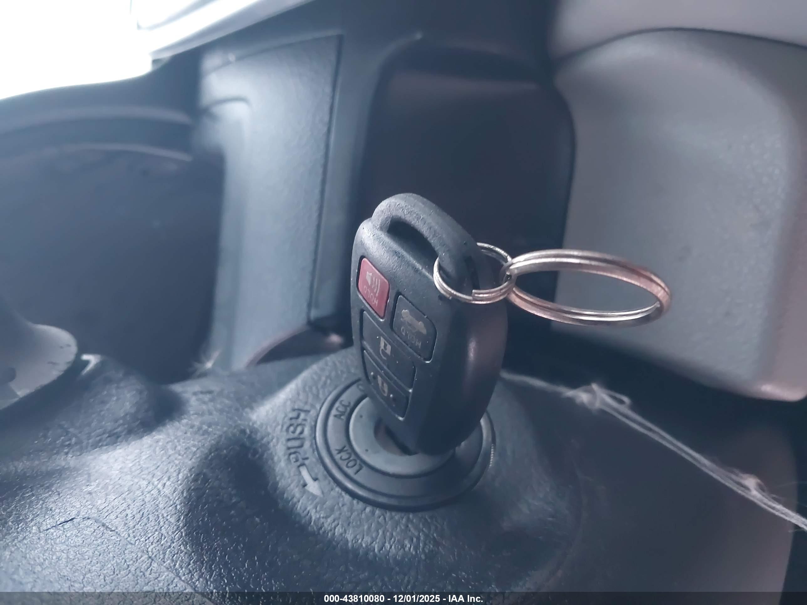TOYOTA CAMRY image 11