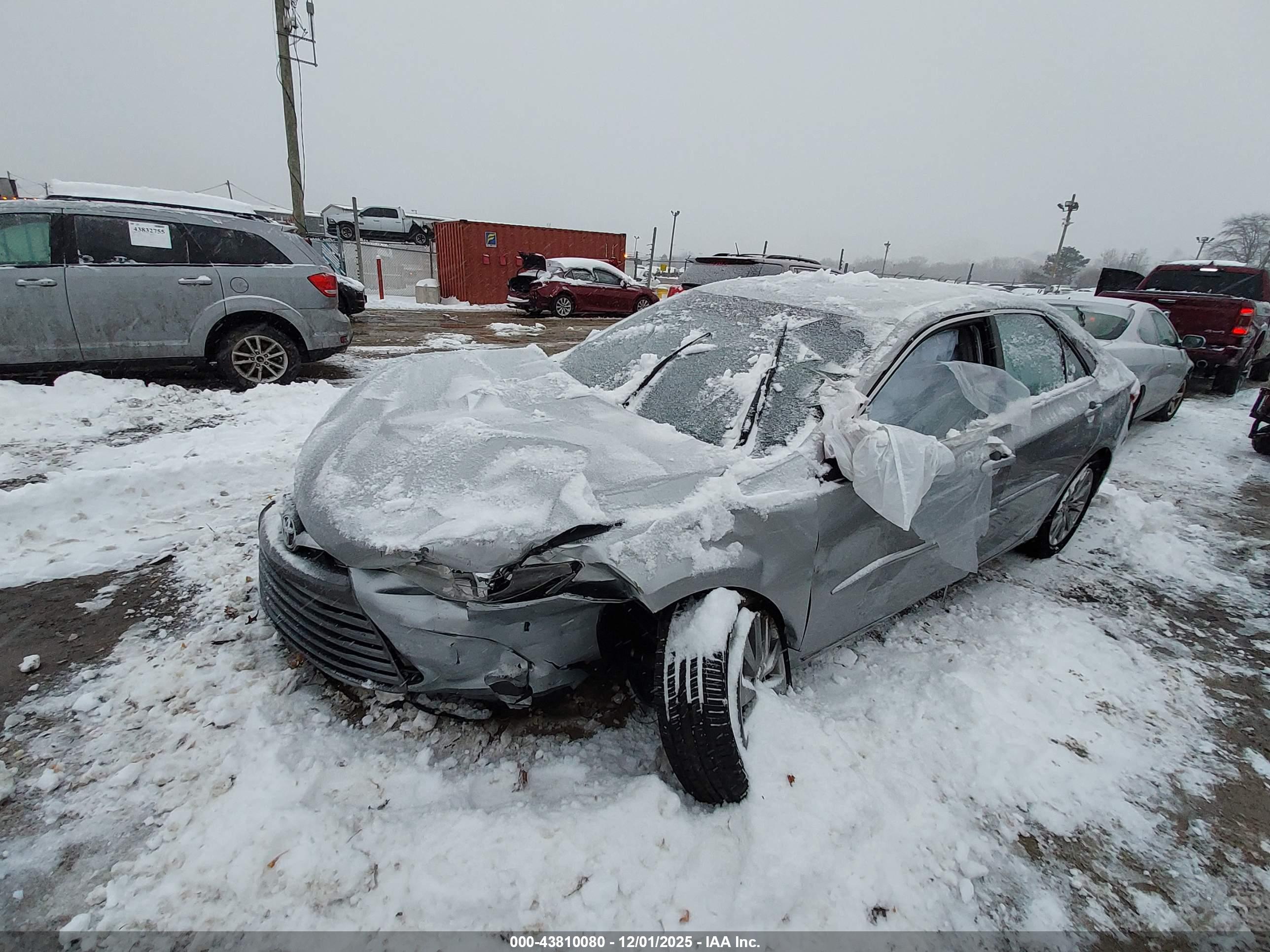 TOYOTA CAMRY image 2