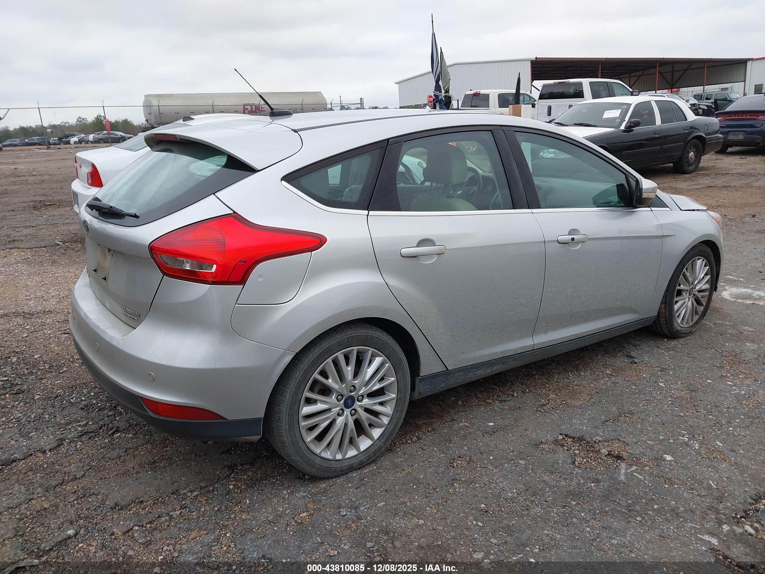 FORD FOCUS image 4