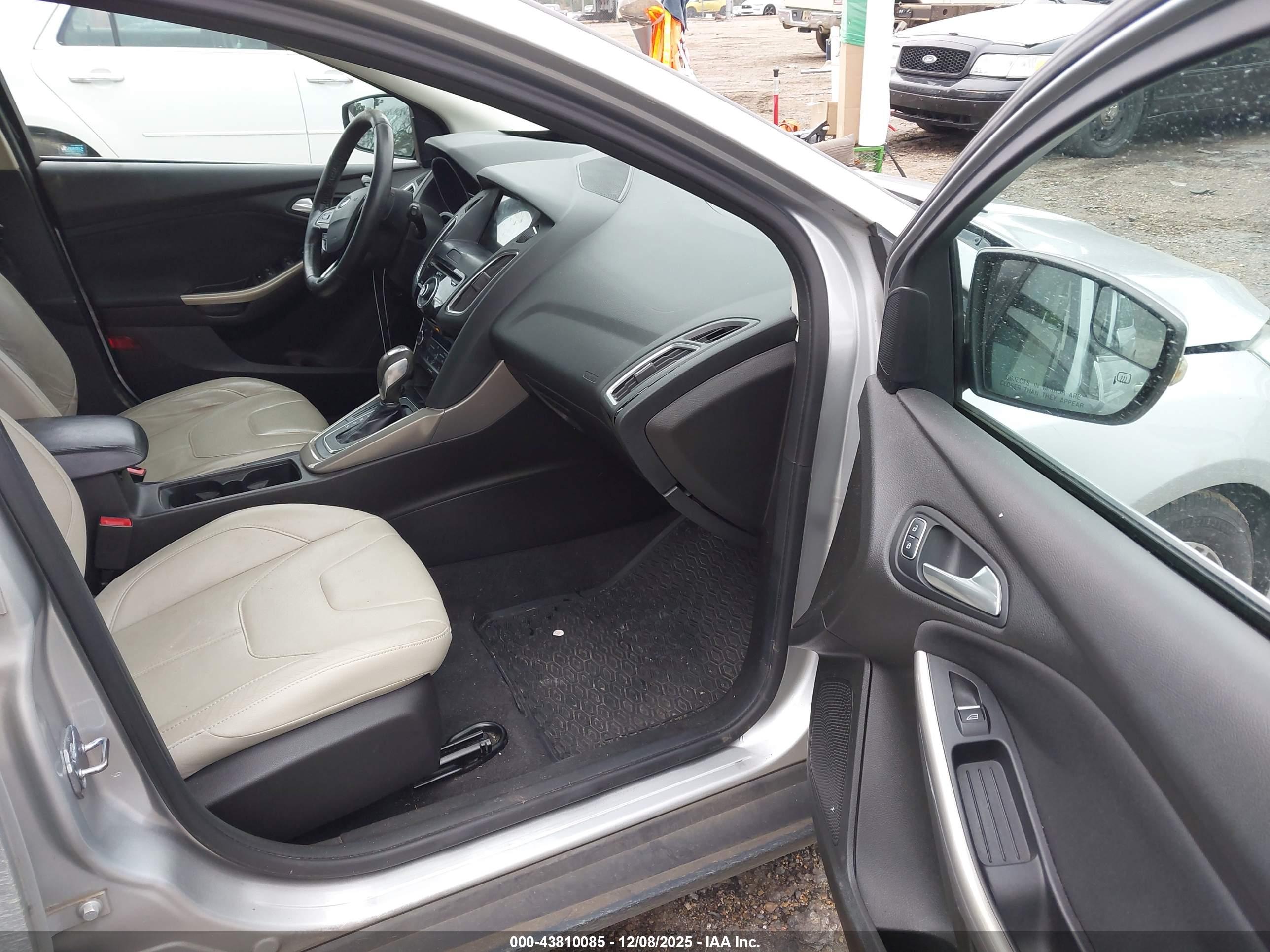 FORD FOCUS image 5