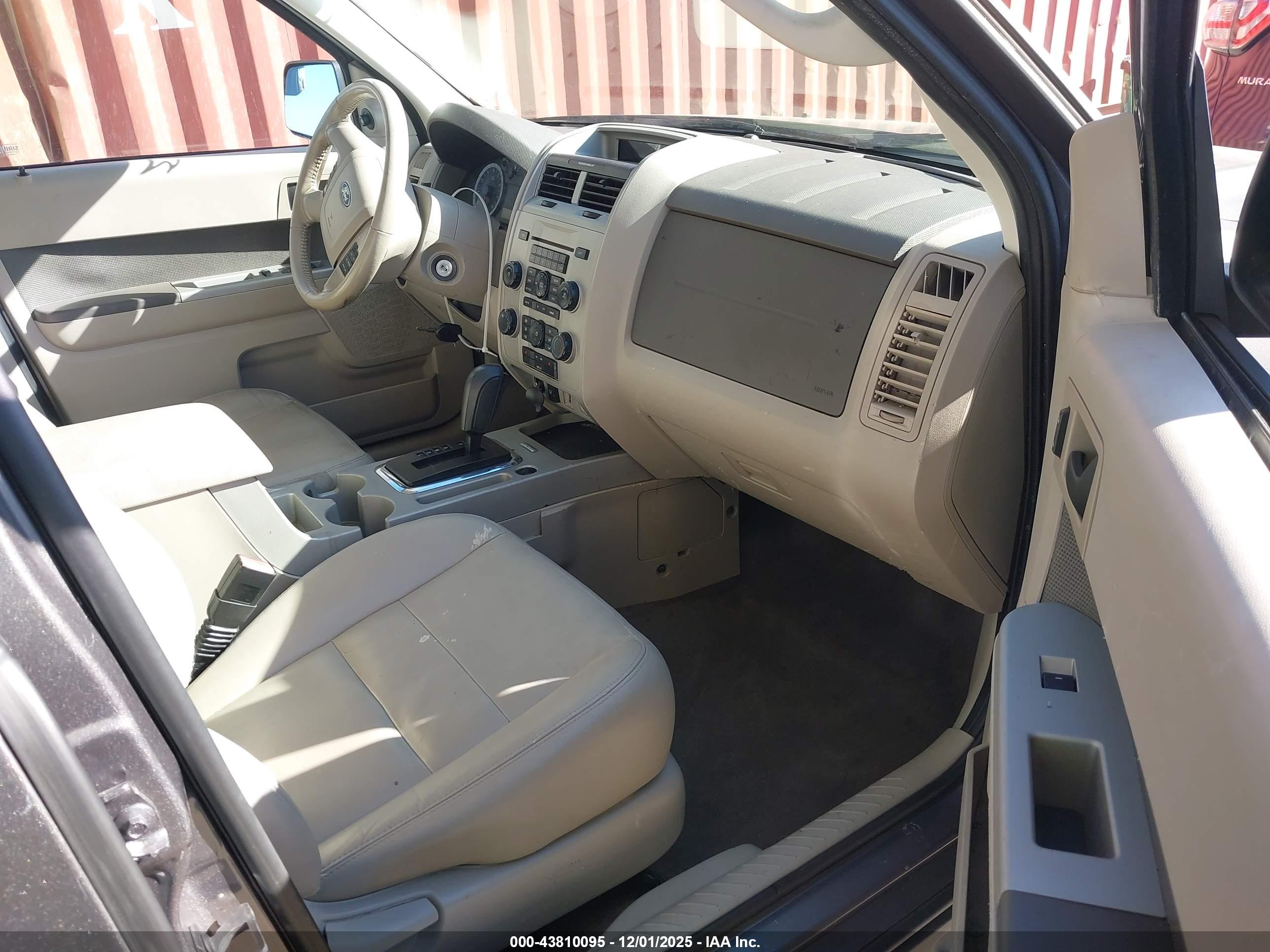 FORD ESCAPE image 5