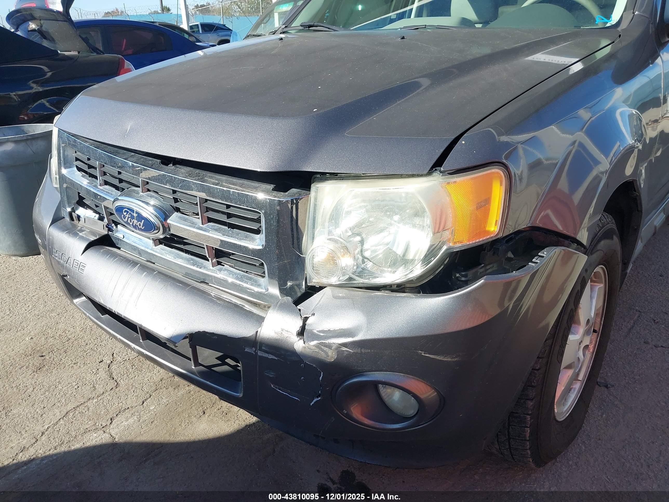 FORD ESCAPE image 6