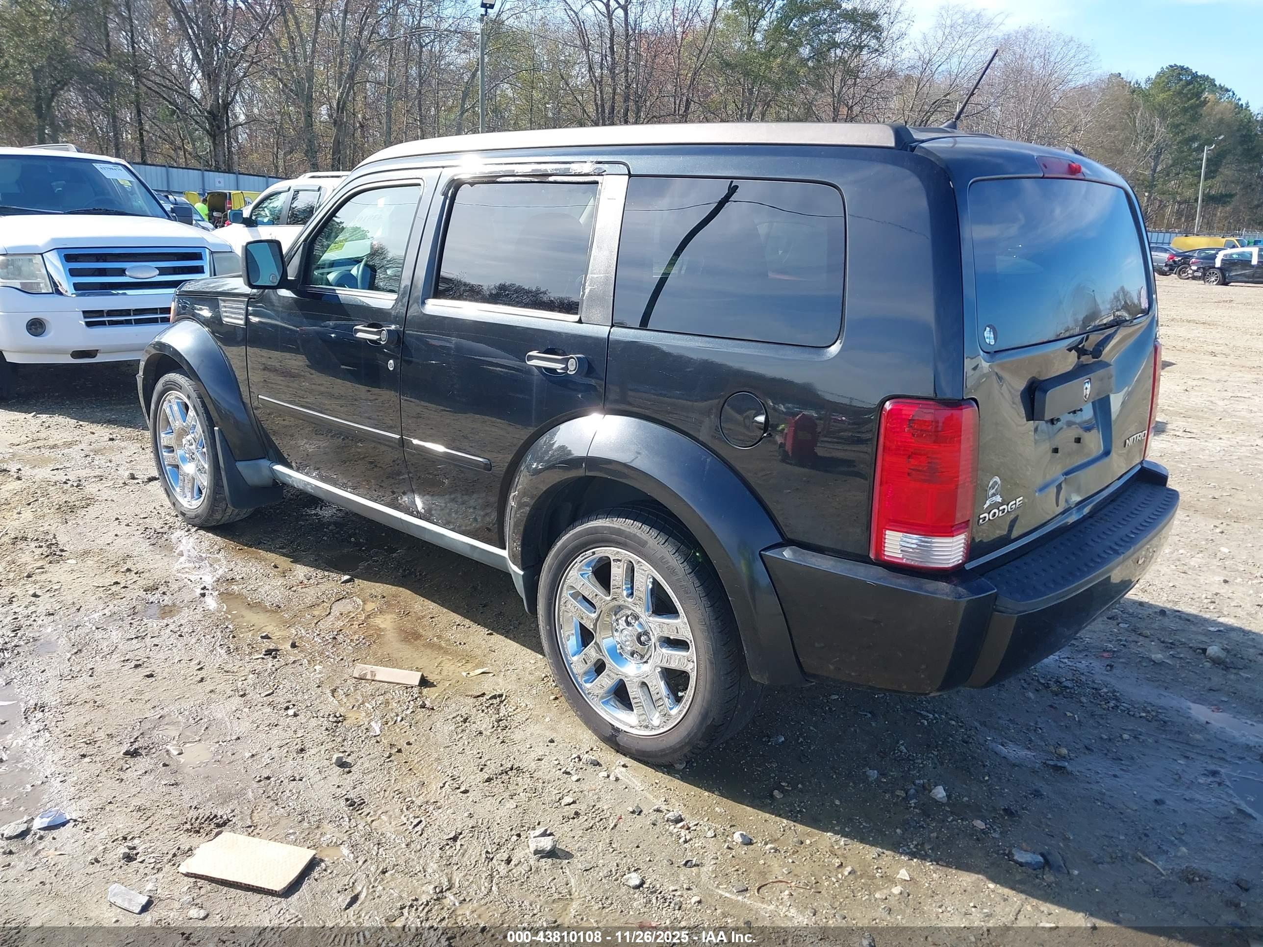 DODGE NITRO image 3
