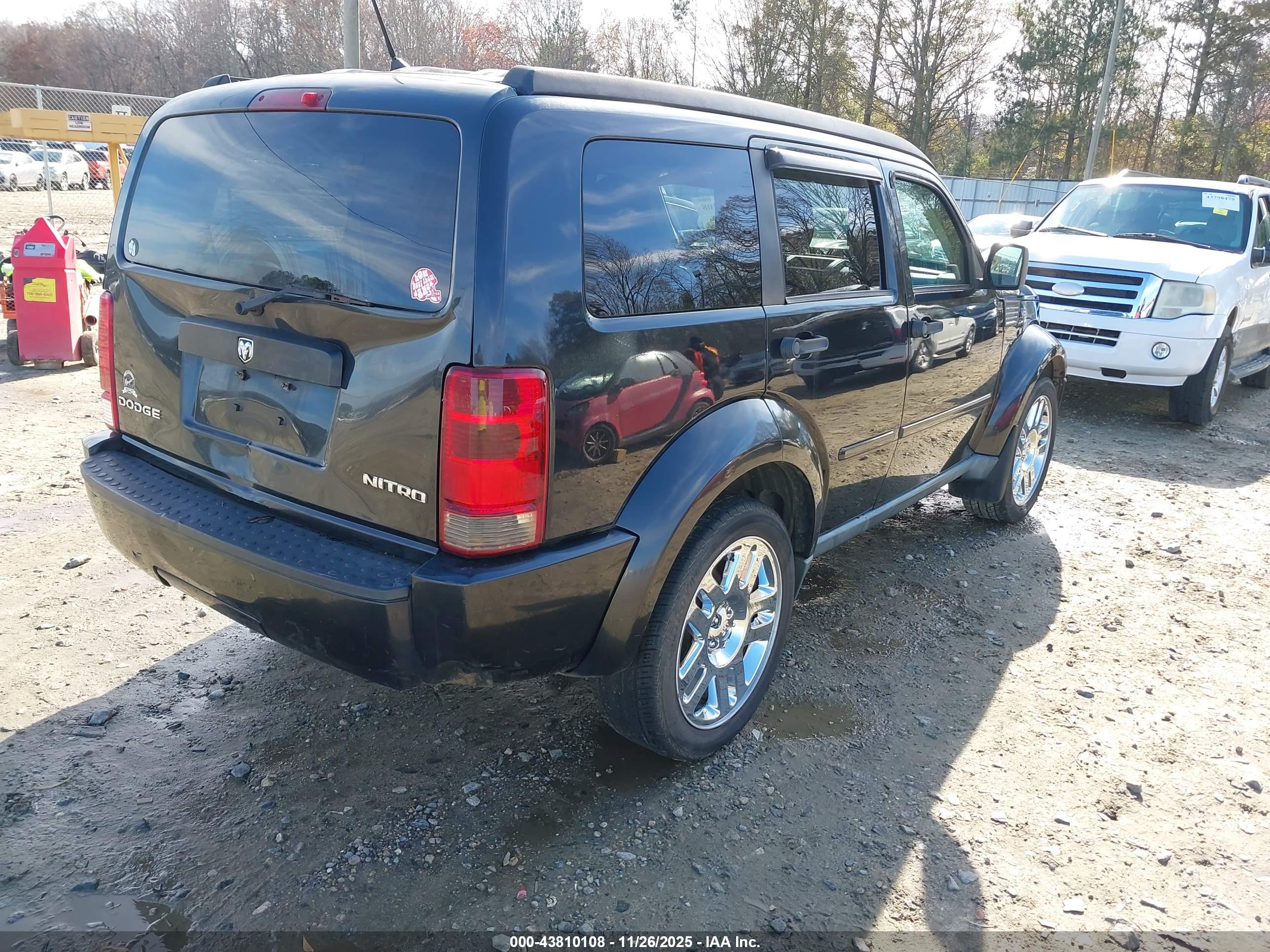DODGE NITRO image 4