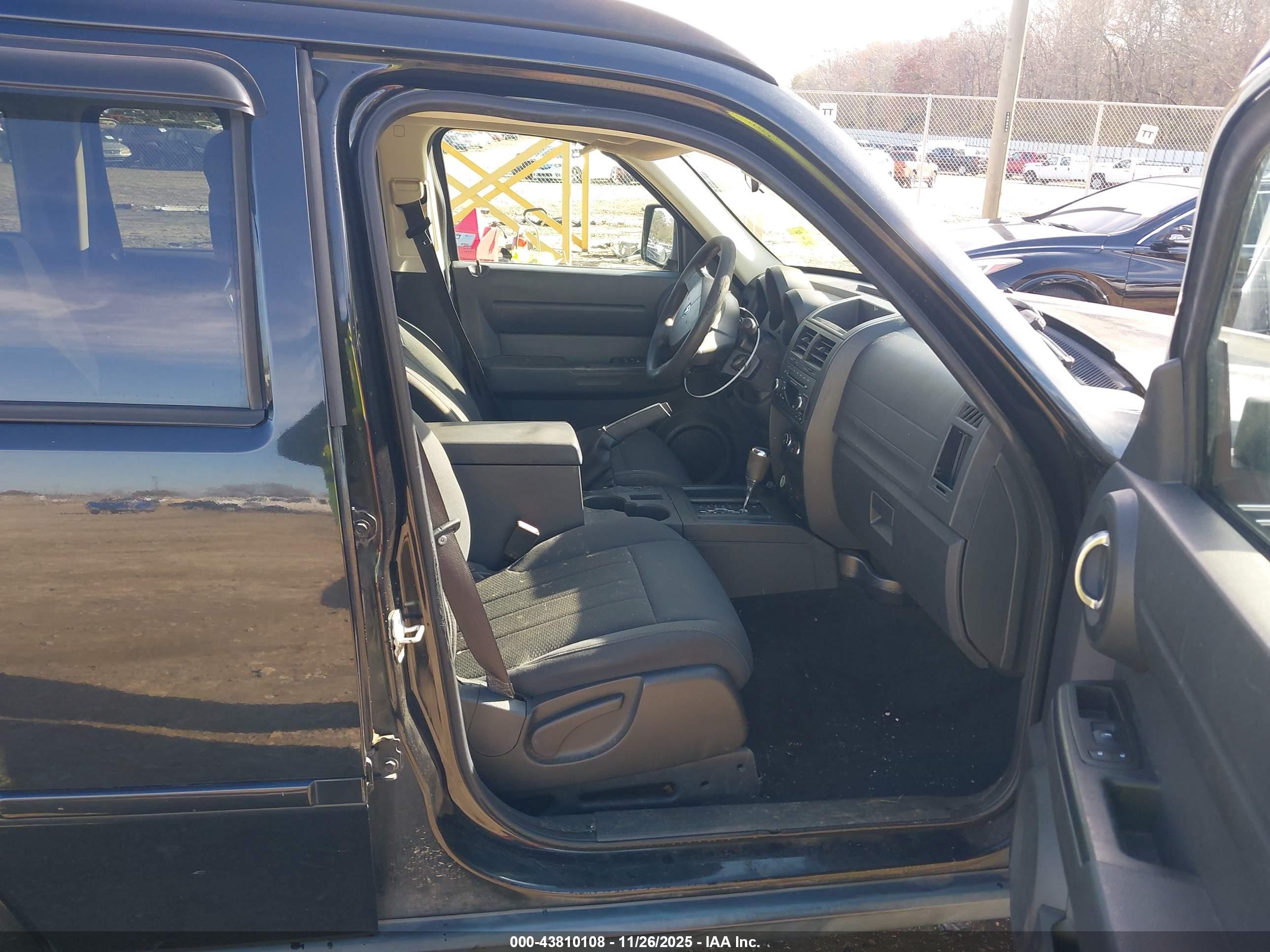DODGE NITRO image 5