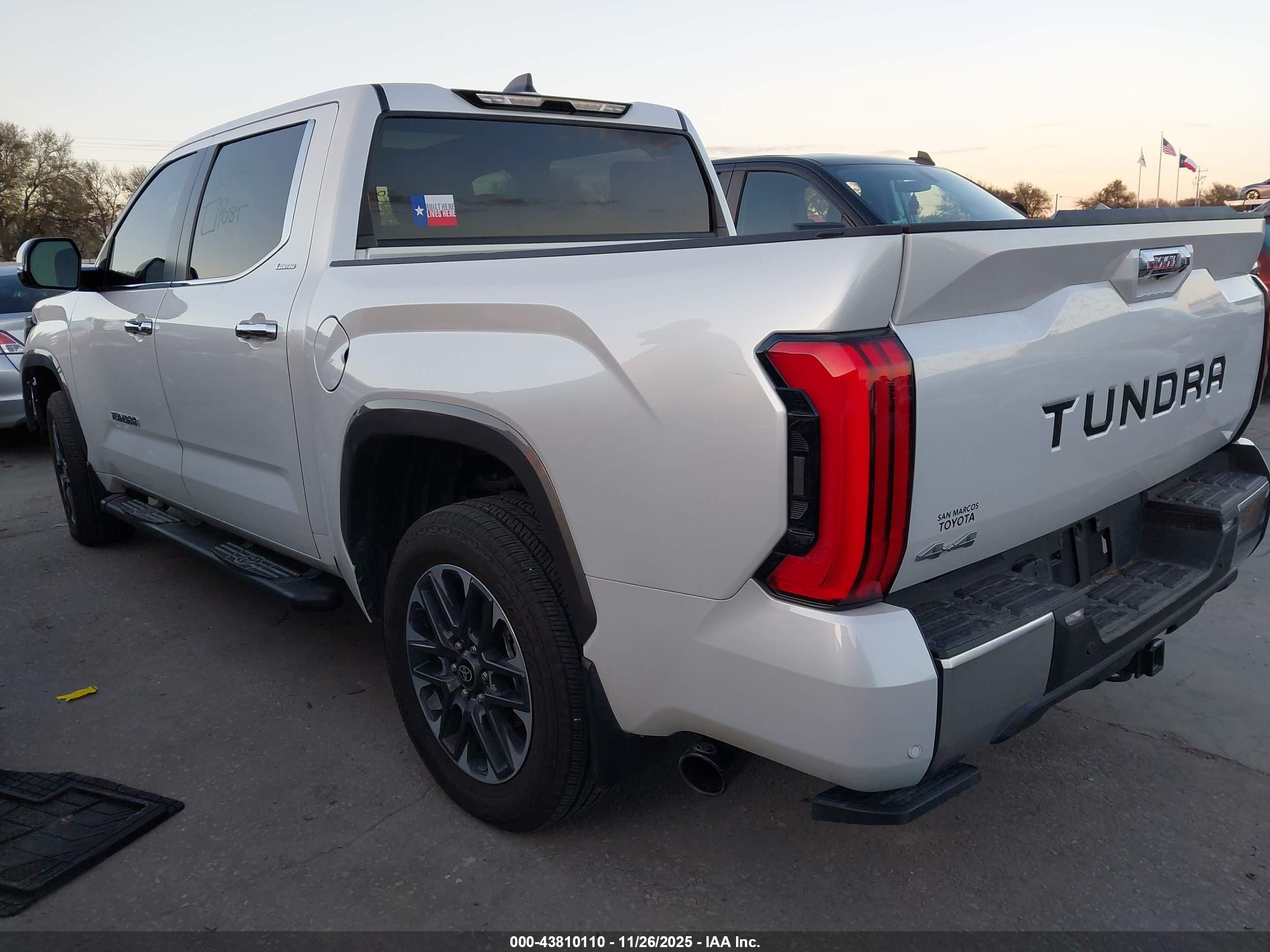 TOYOTA TUNDRA image 3