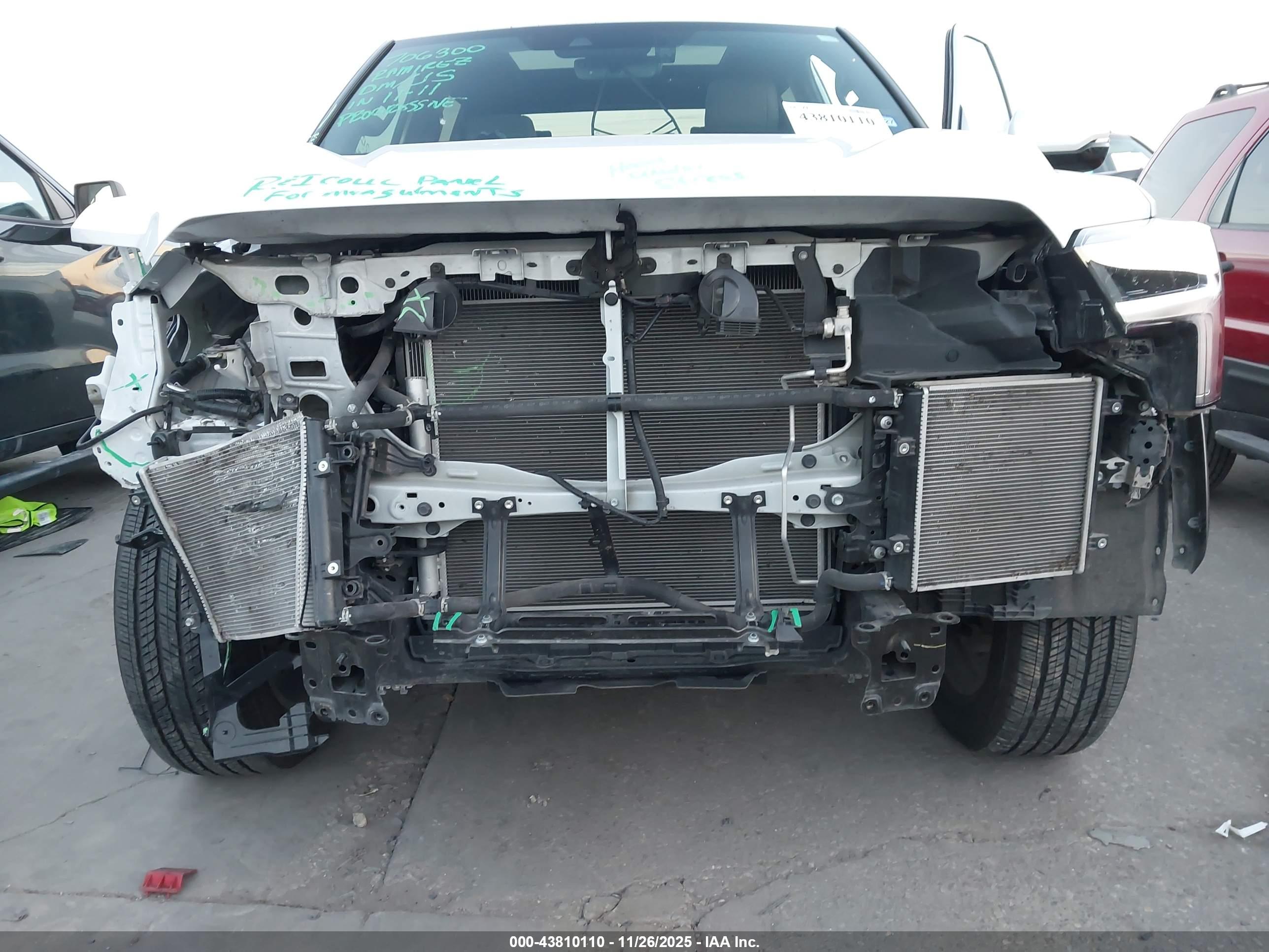 TOYOTA TUNDRA image 6