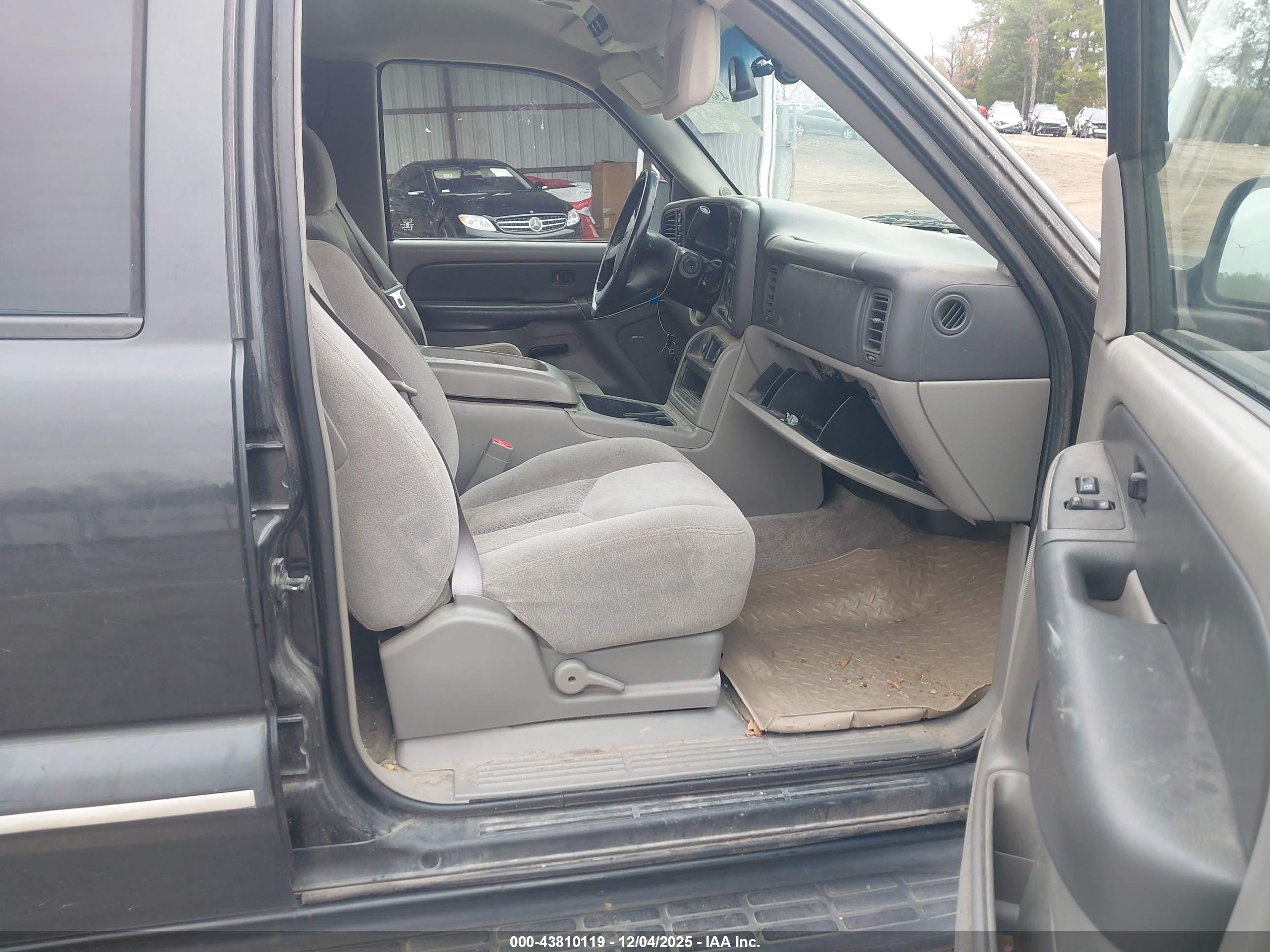 CHEVROLET TAHOE image 5