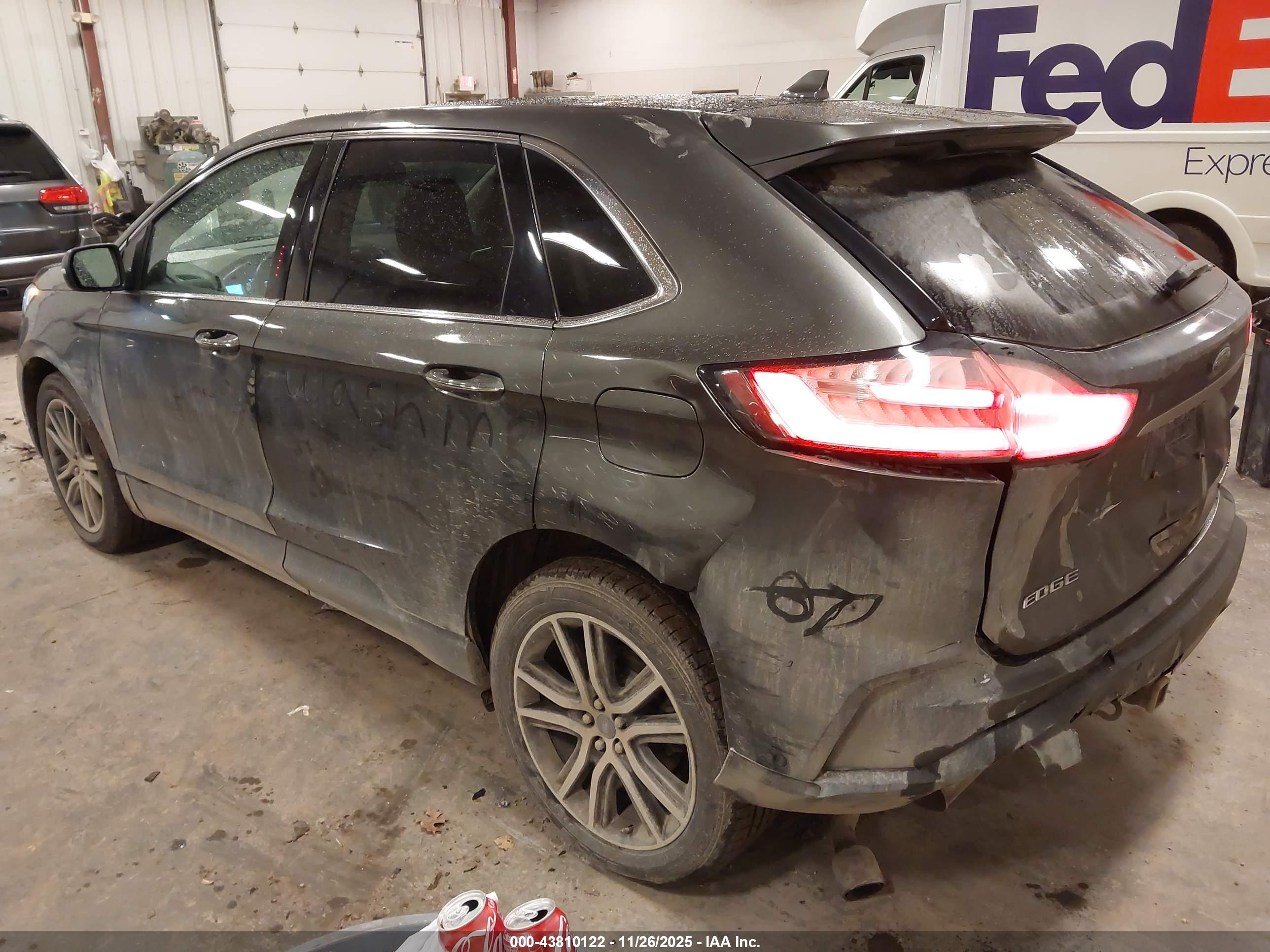FORD EDGE image 3