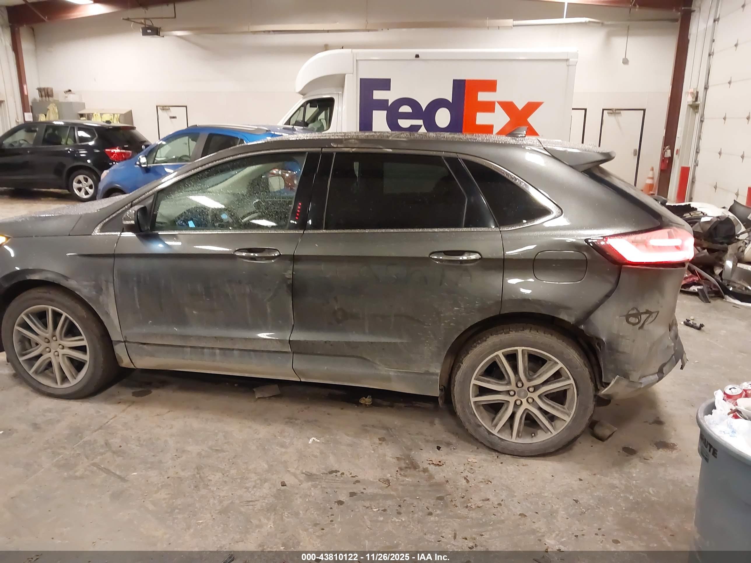 FORD EDGE image 6