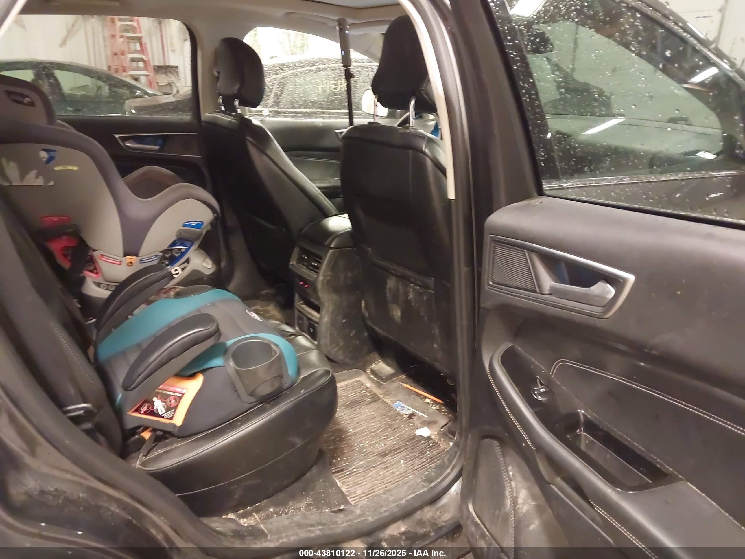 FORD EDGE image 8