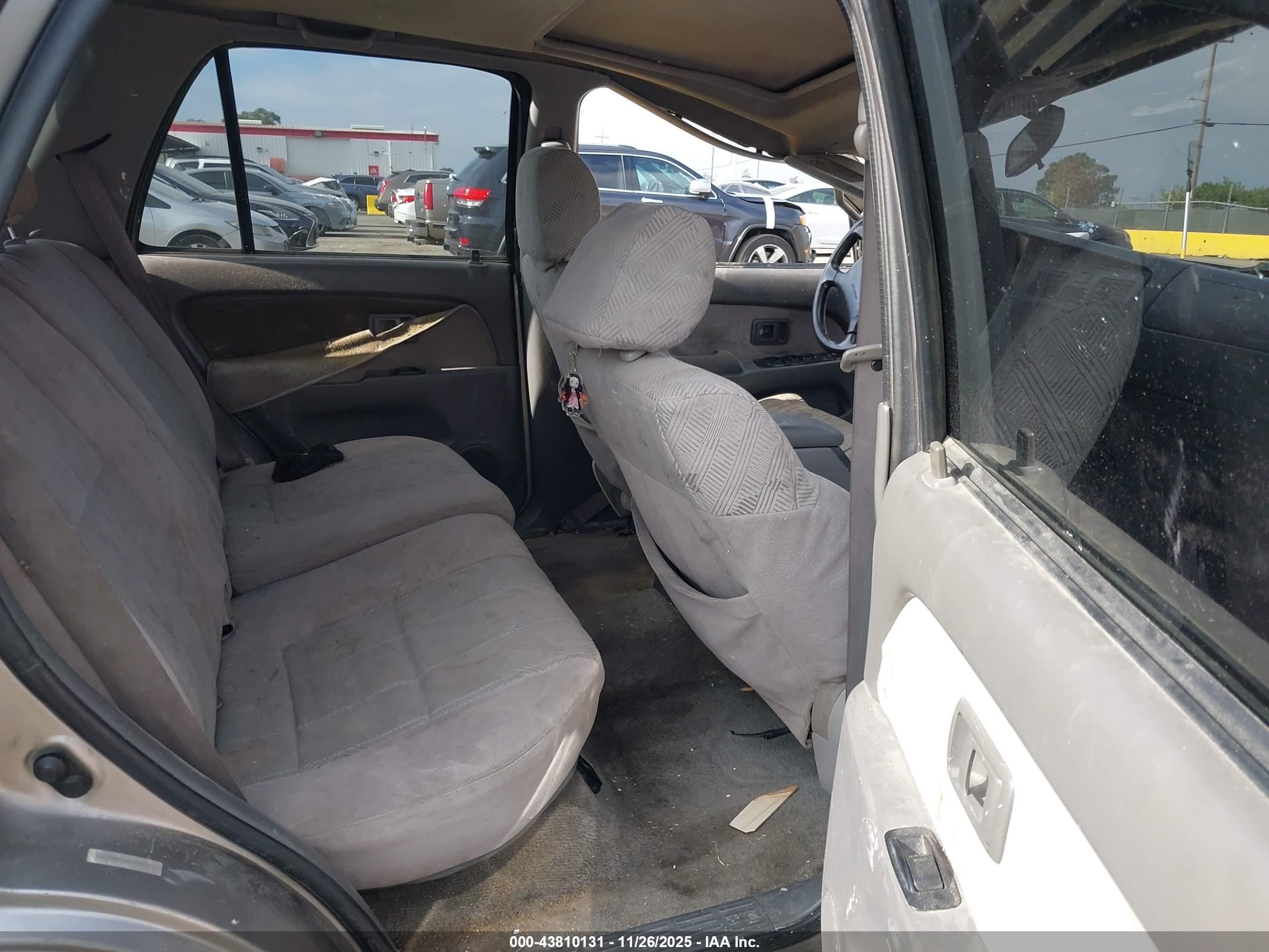 TOYOTA 4RUNNER image 8