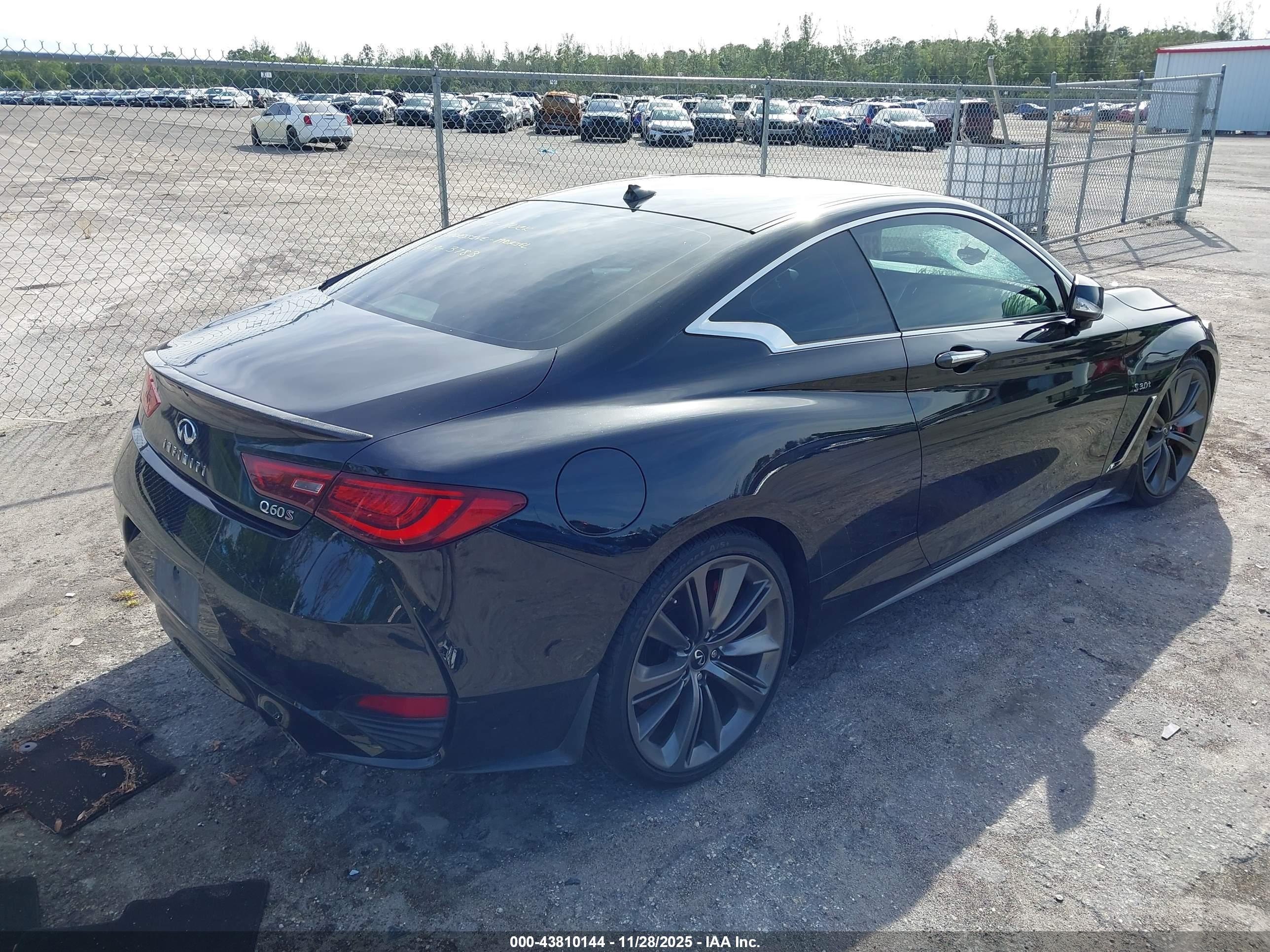 INFINITI Q60 image 4