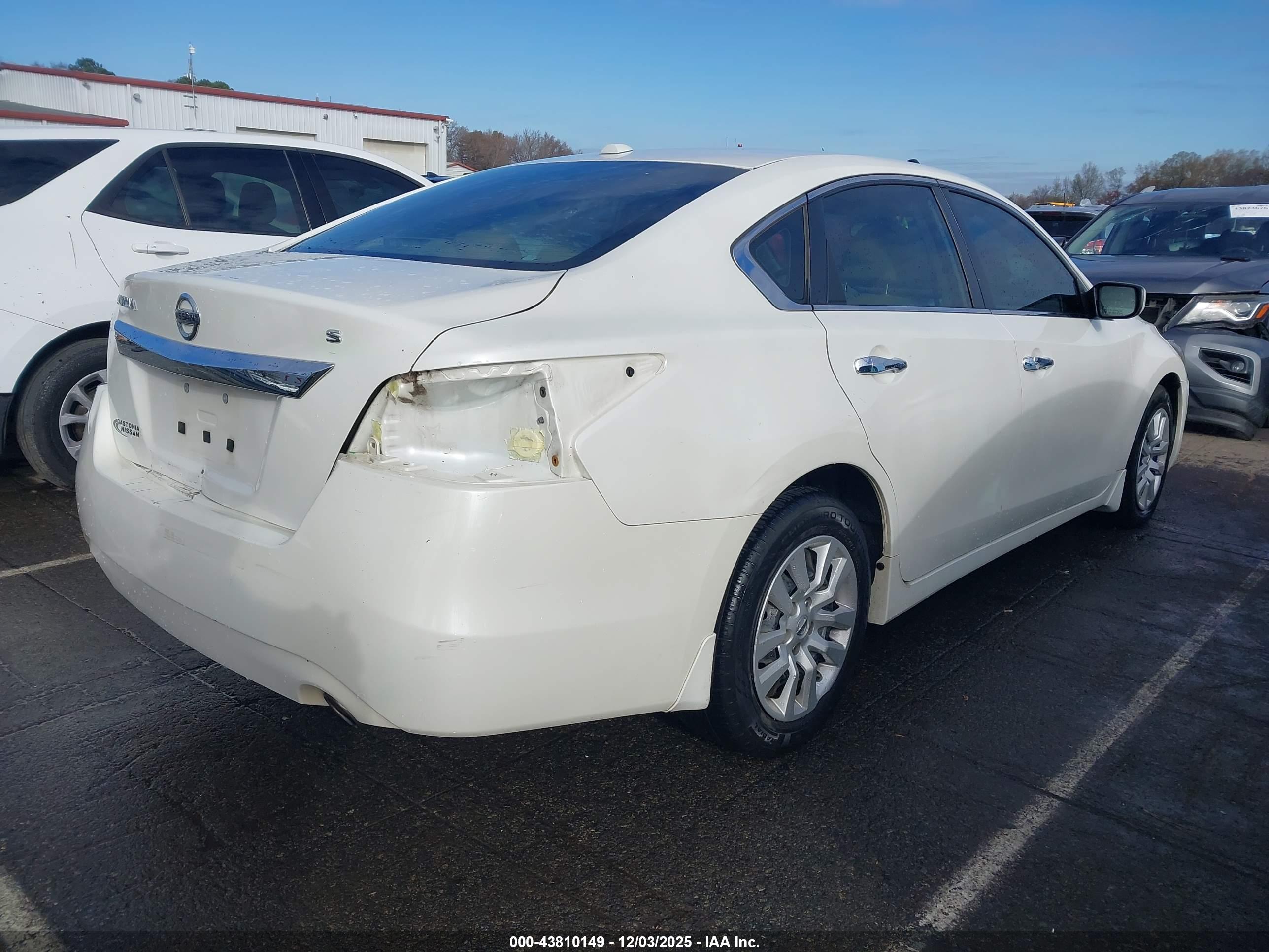 NISSAN ALTIMA image 4