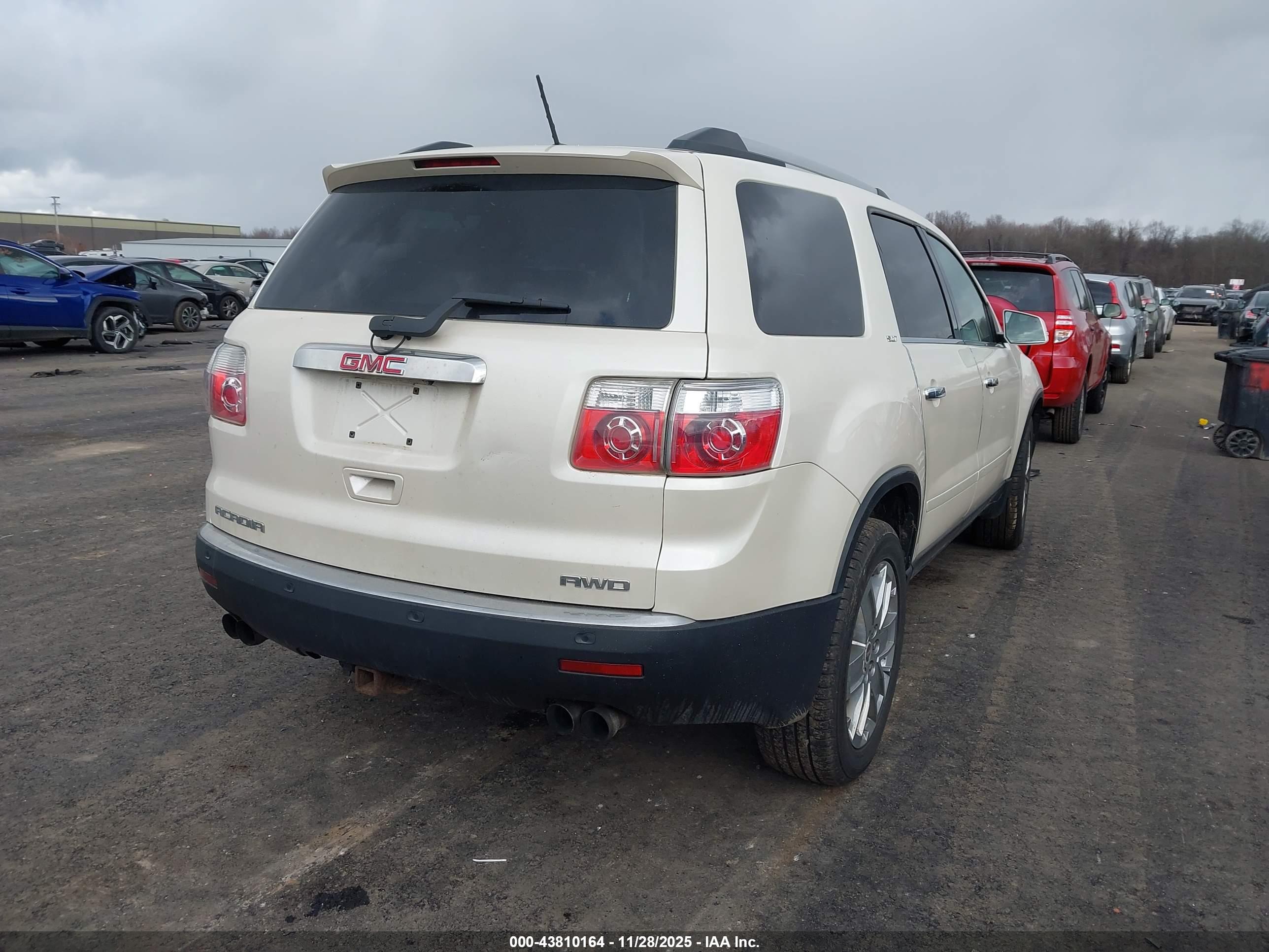 GMC ACADIA image 4