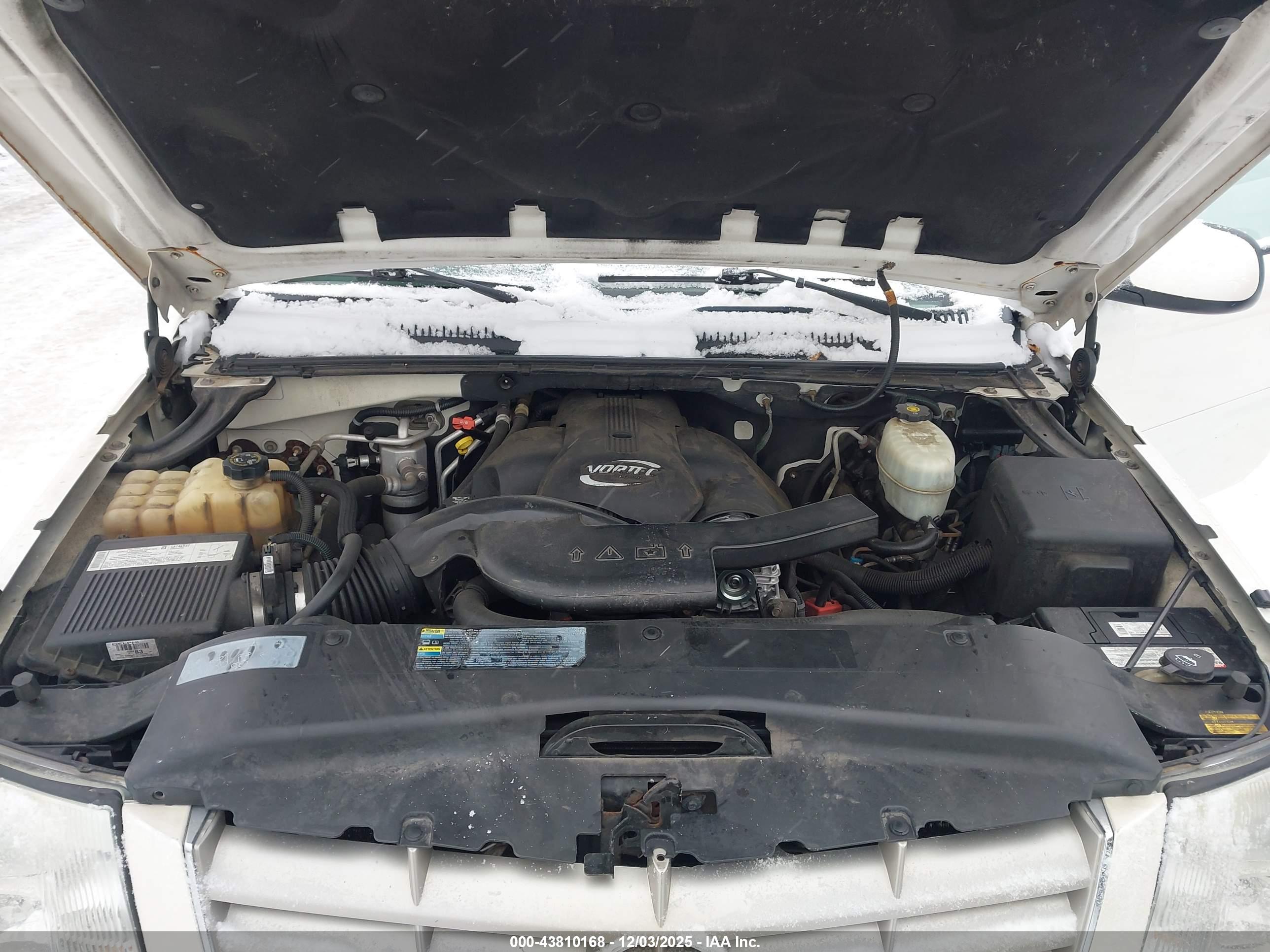 CADILLAC ESCALADE image 10