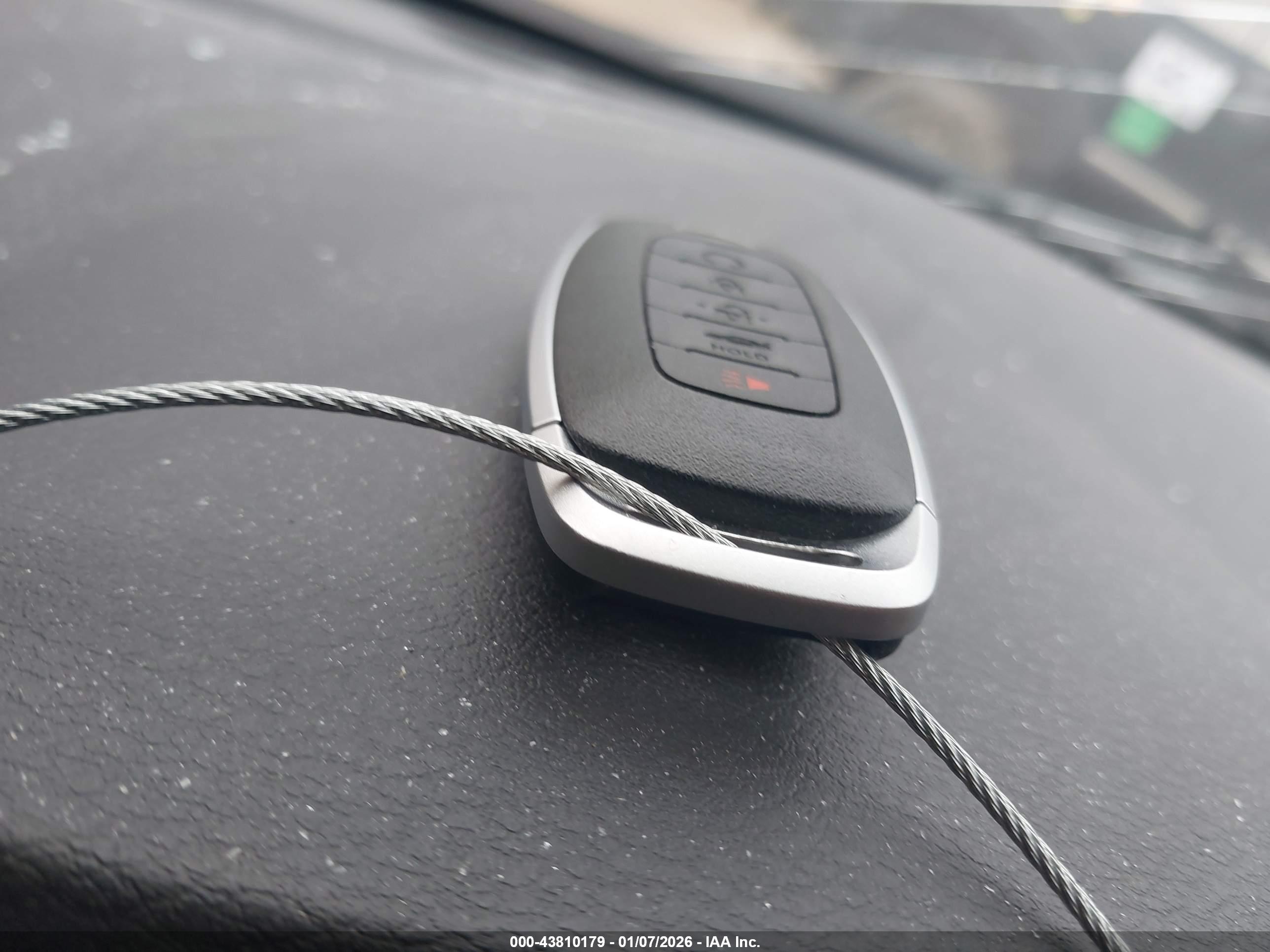 NISSAN VERSA image 11