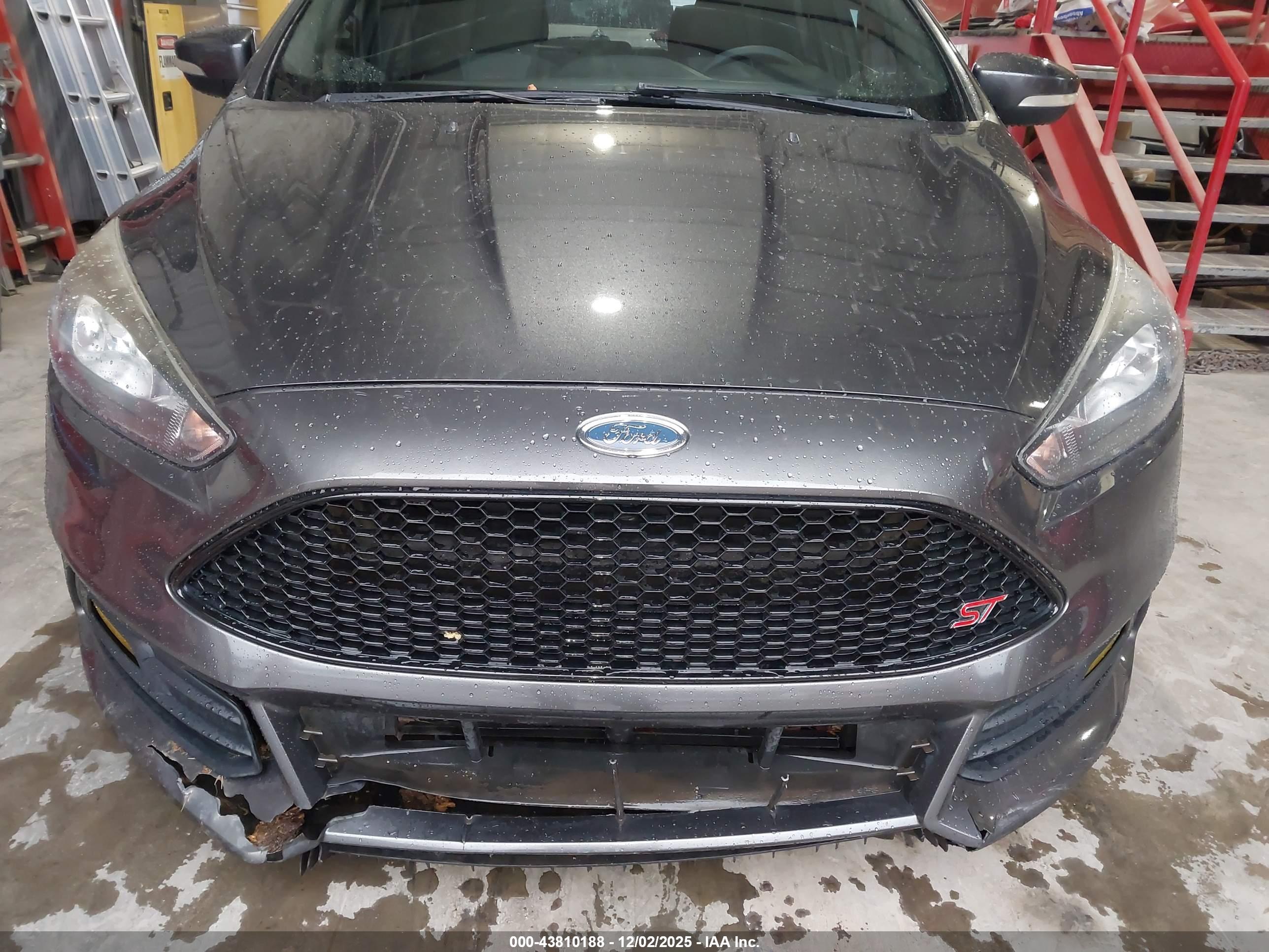 FORD FOCUS image 6