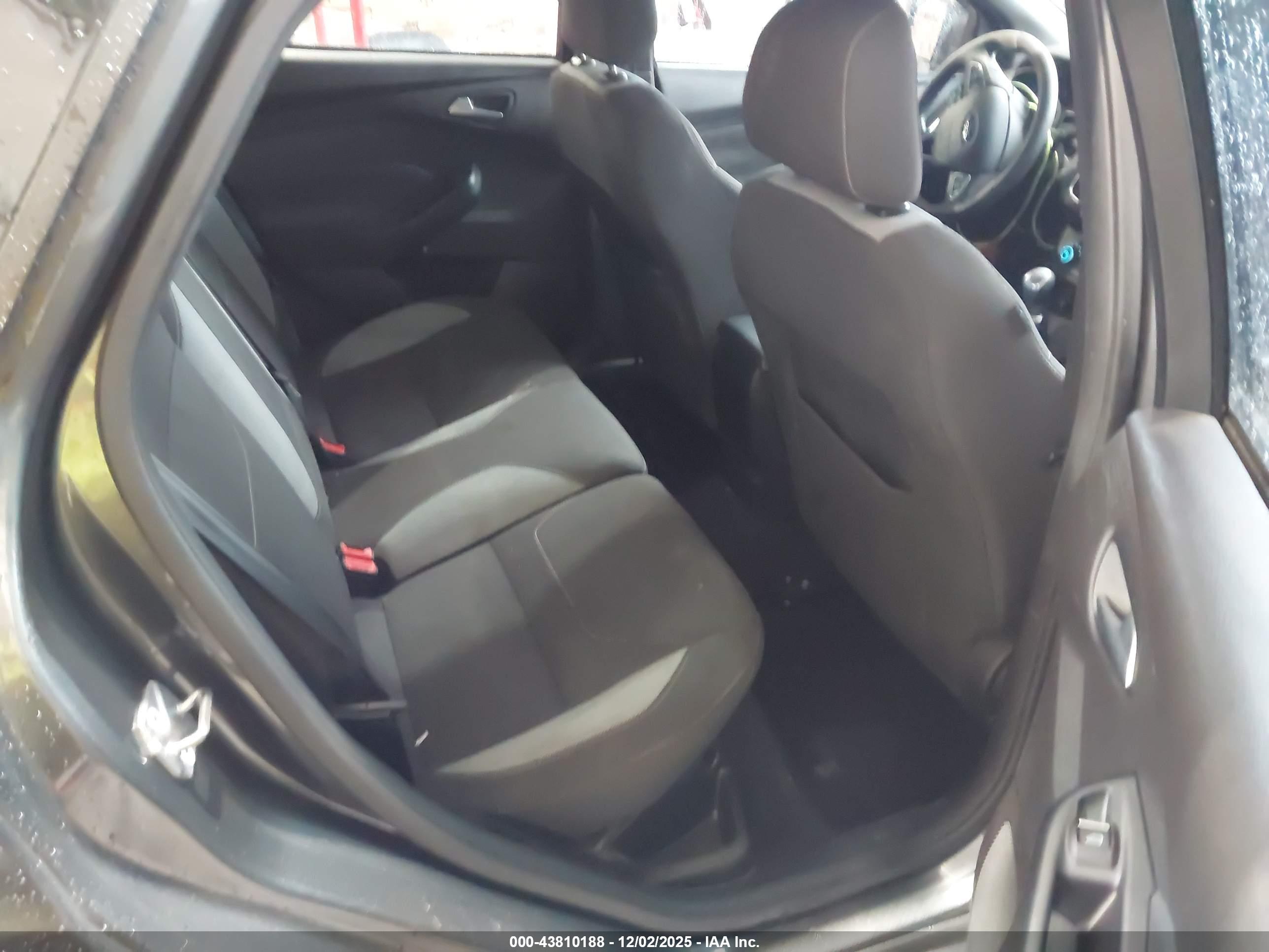 FORD FOCUS image 8