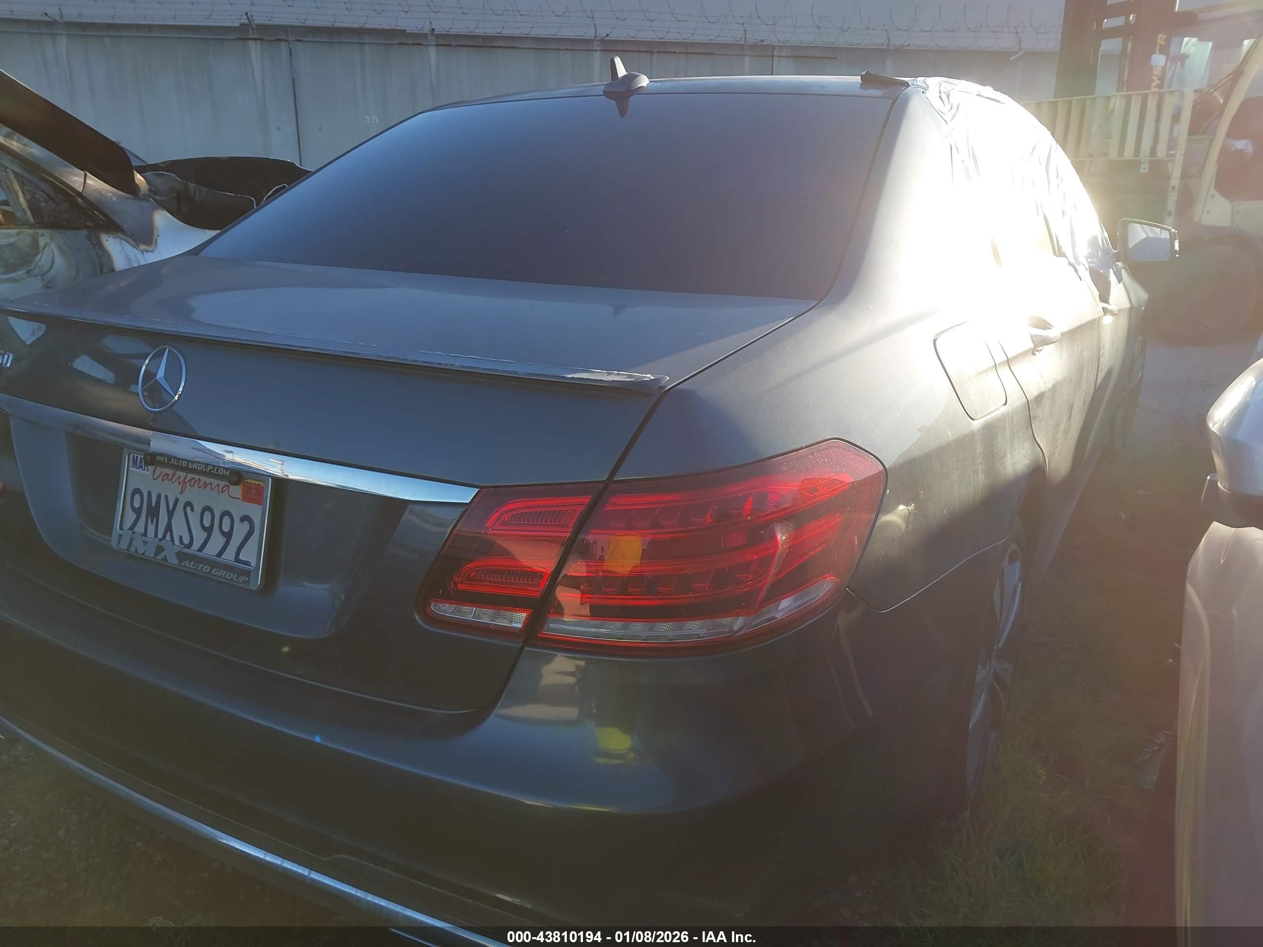MERCEDES-BENZ E image 4