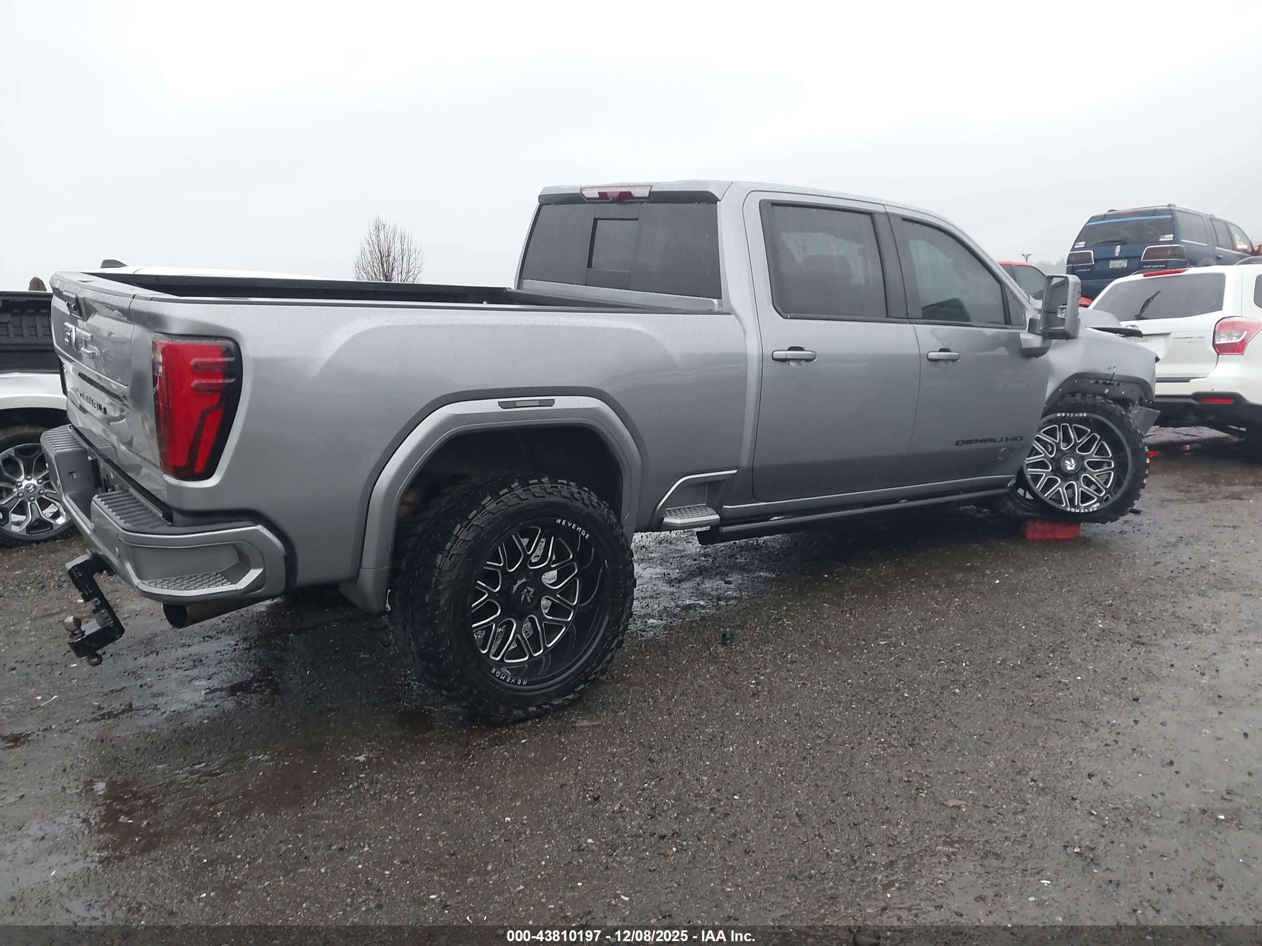 GMC SIERRA image 4