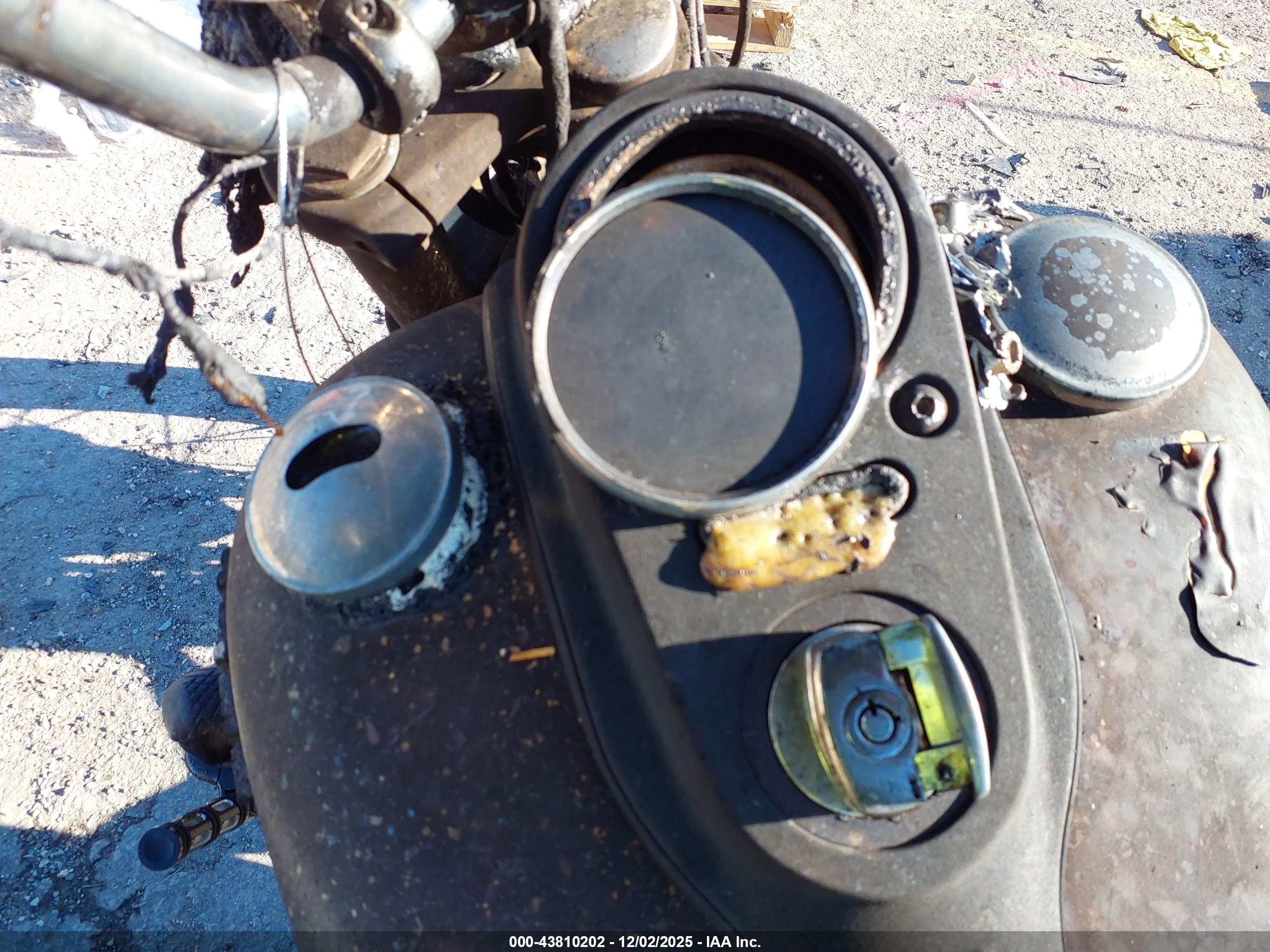HARLEY-DAVIDSON FXDB image 7