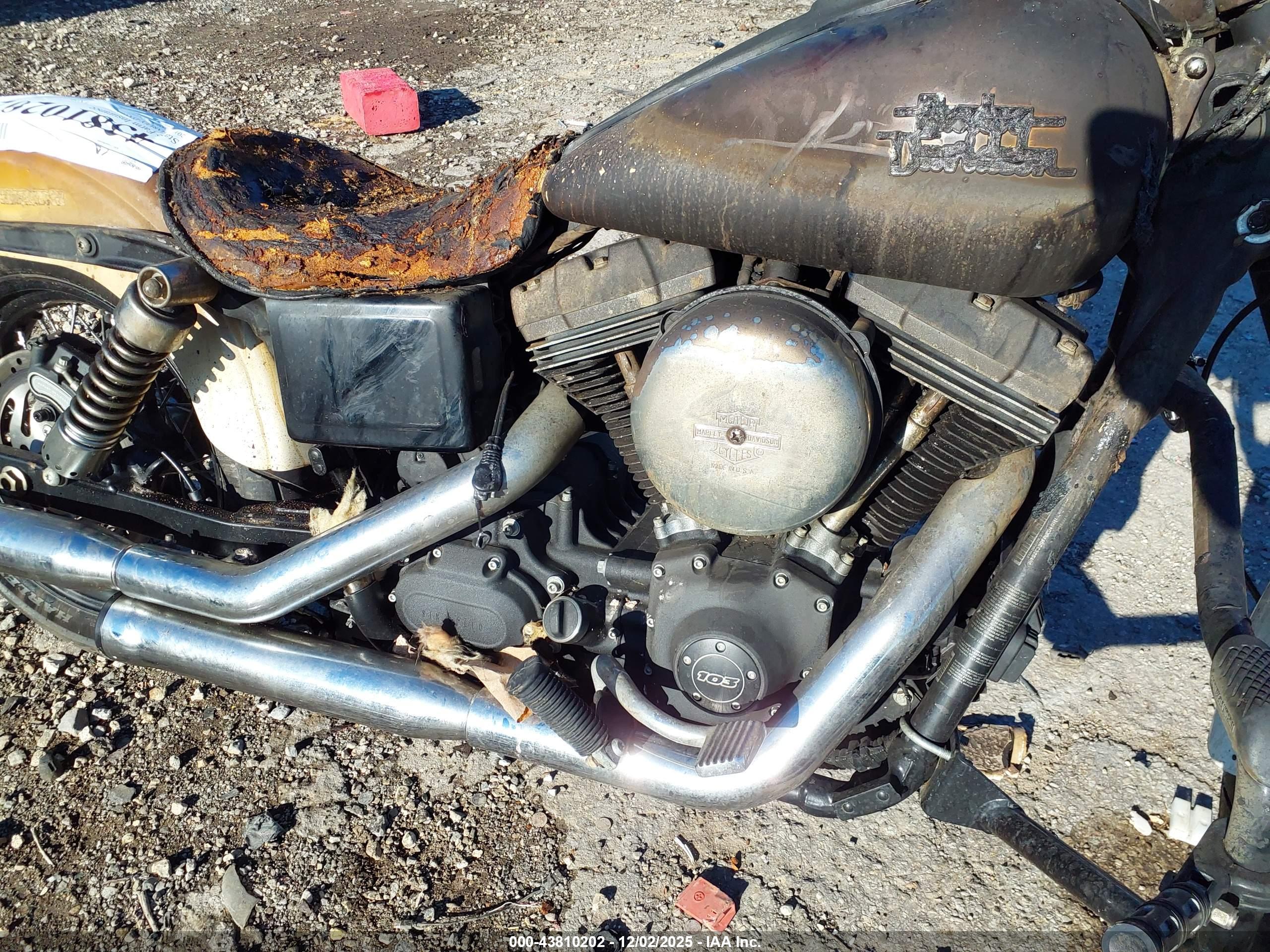 HARLEY-DAVIDSON FXDB image 8