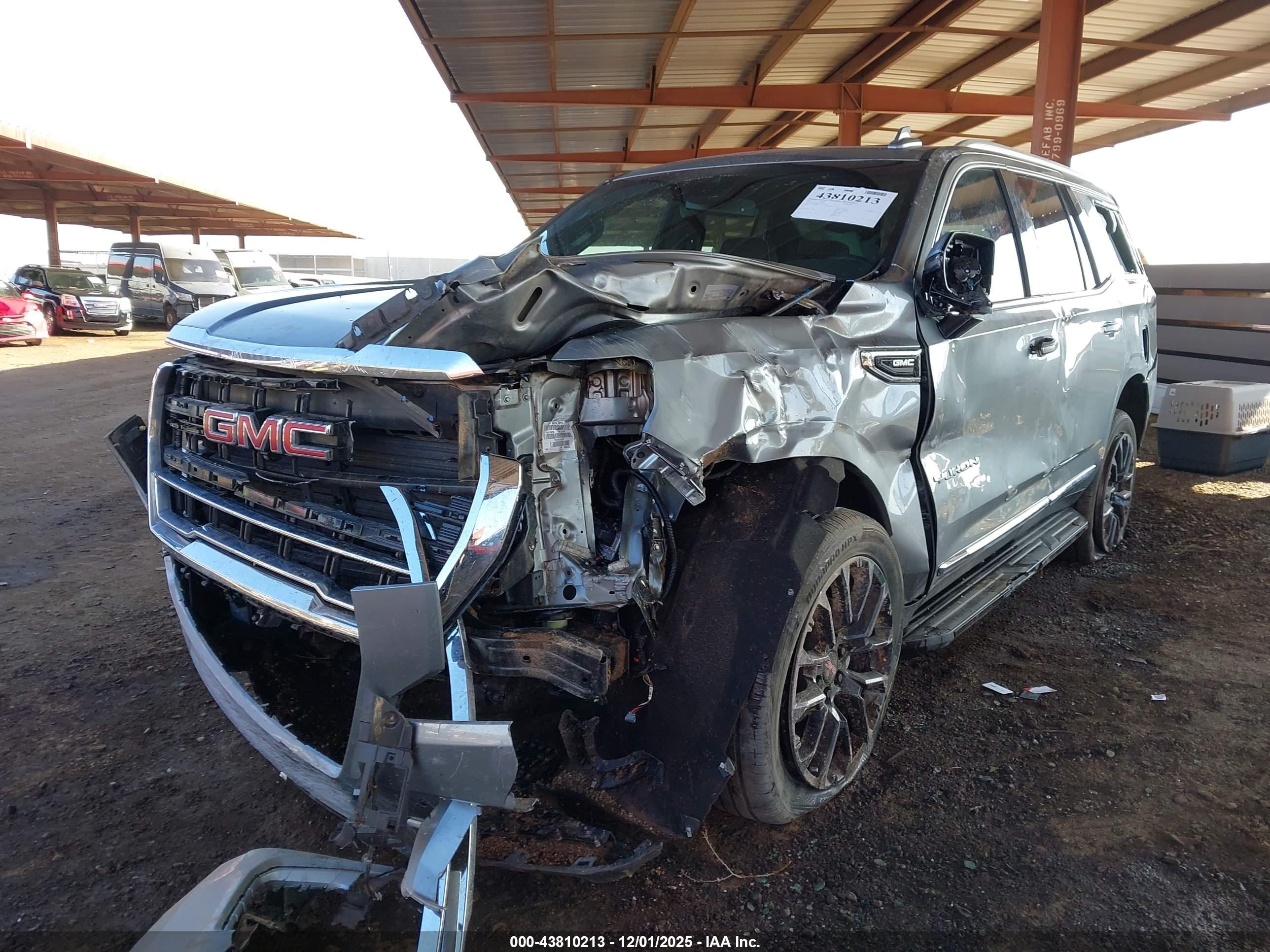 GMC YUKON image 2