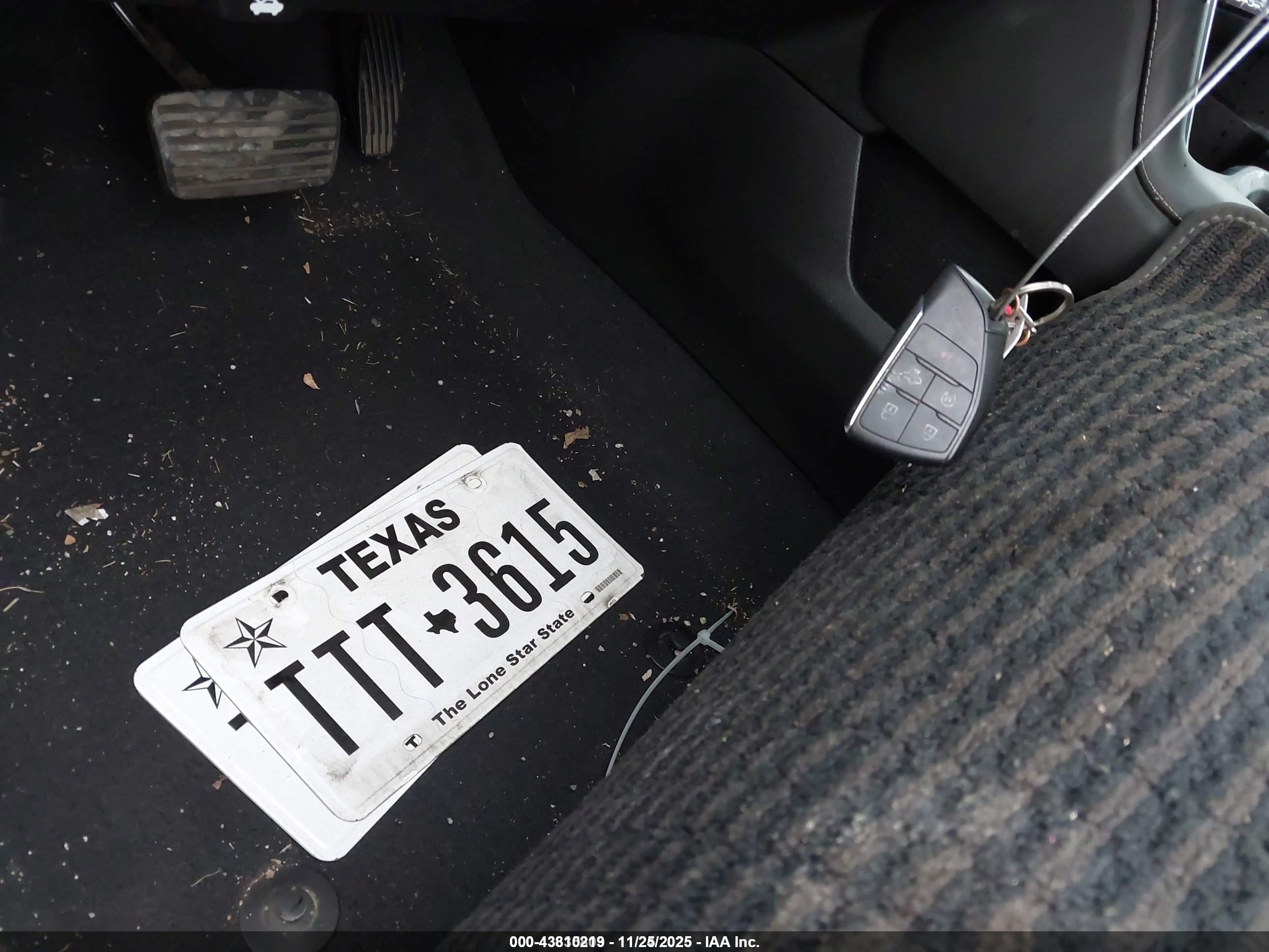 GMC SIERRA image 11