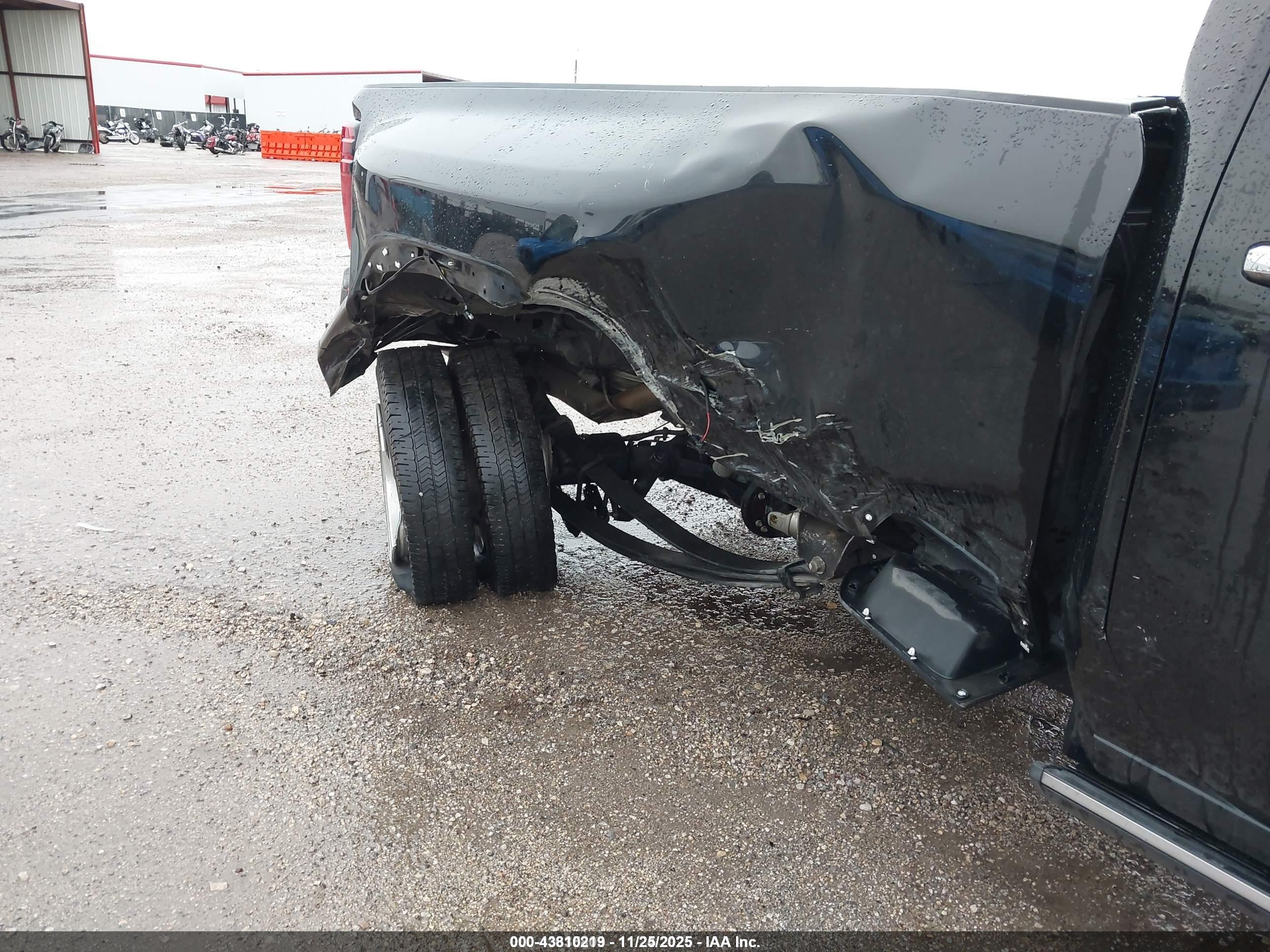 GMC SIERRA image 6