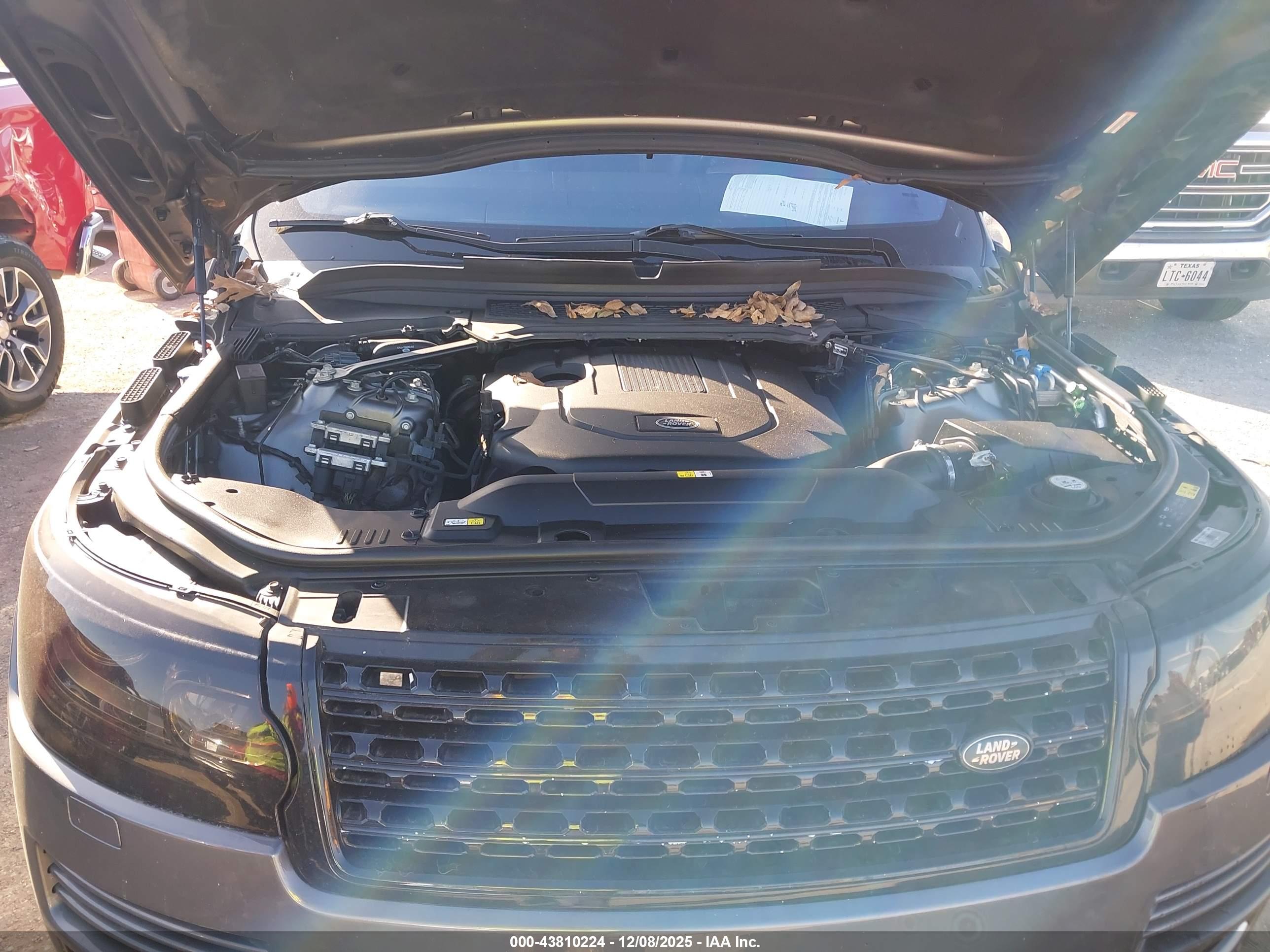 LAND ROVER image 10