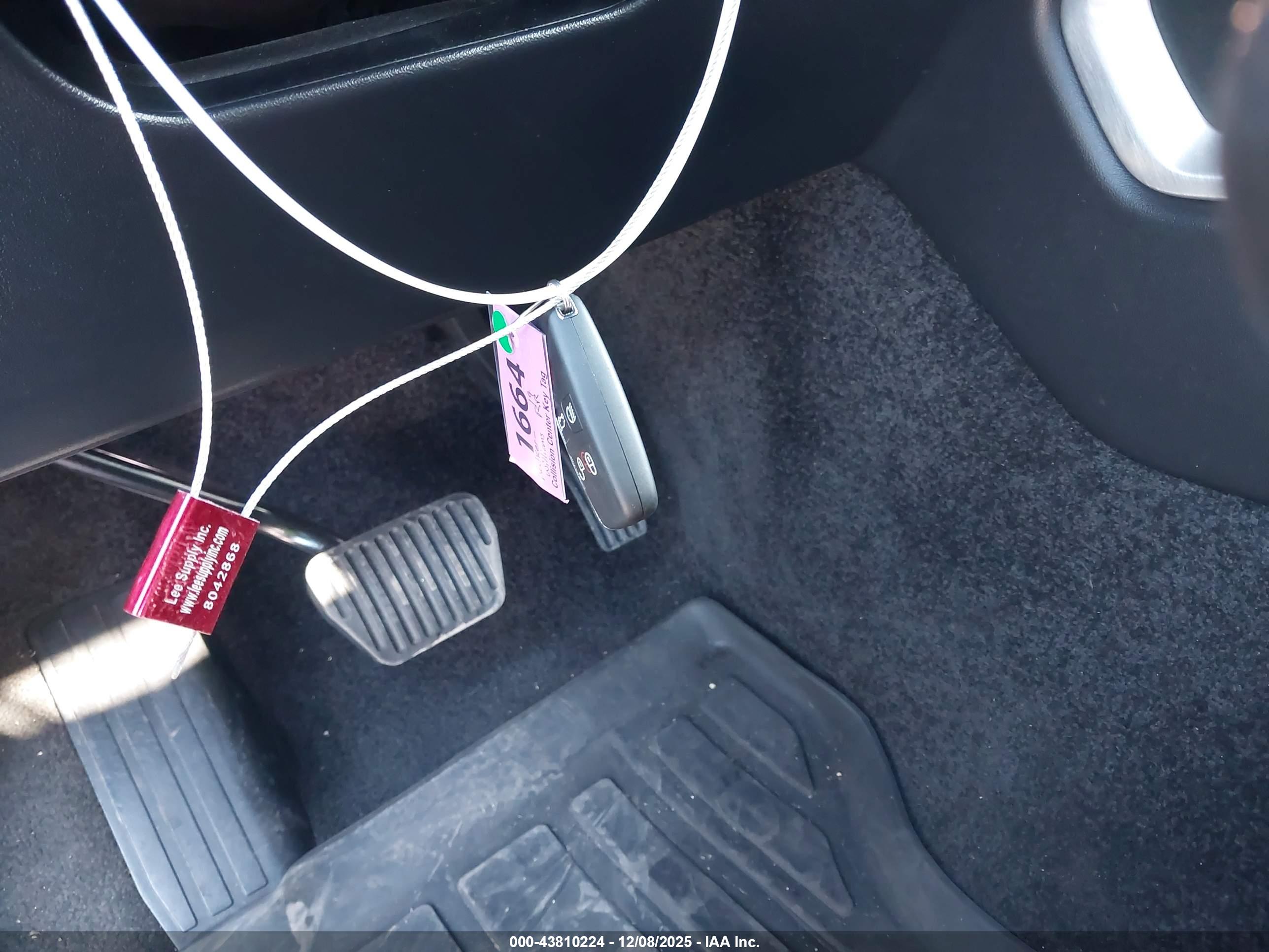 LAND ROVER image 11