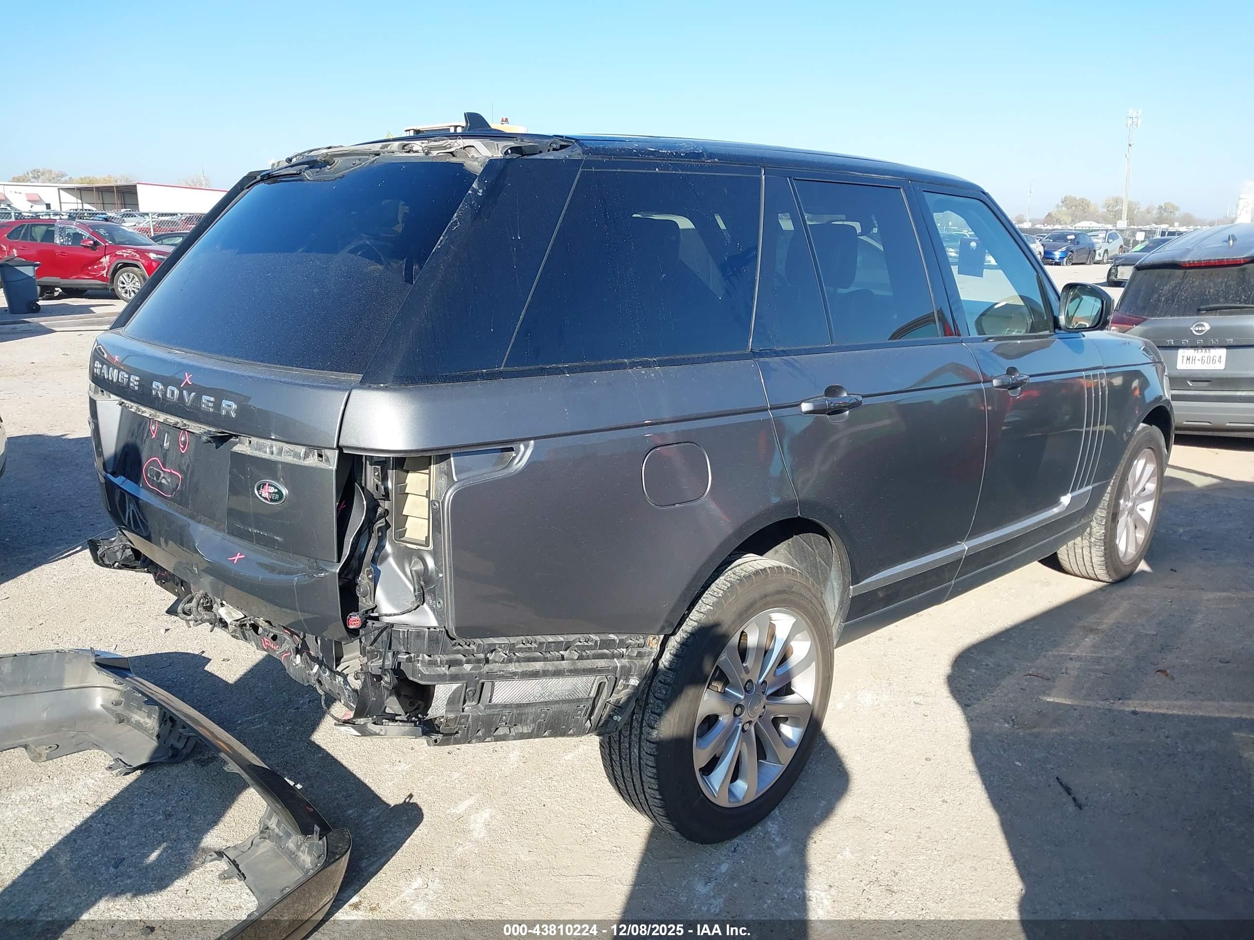 LAND ROVER image 4