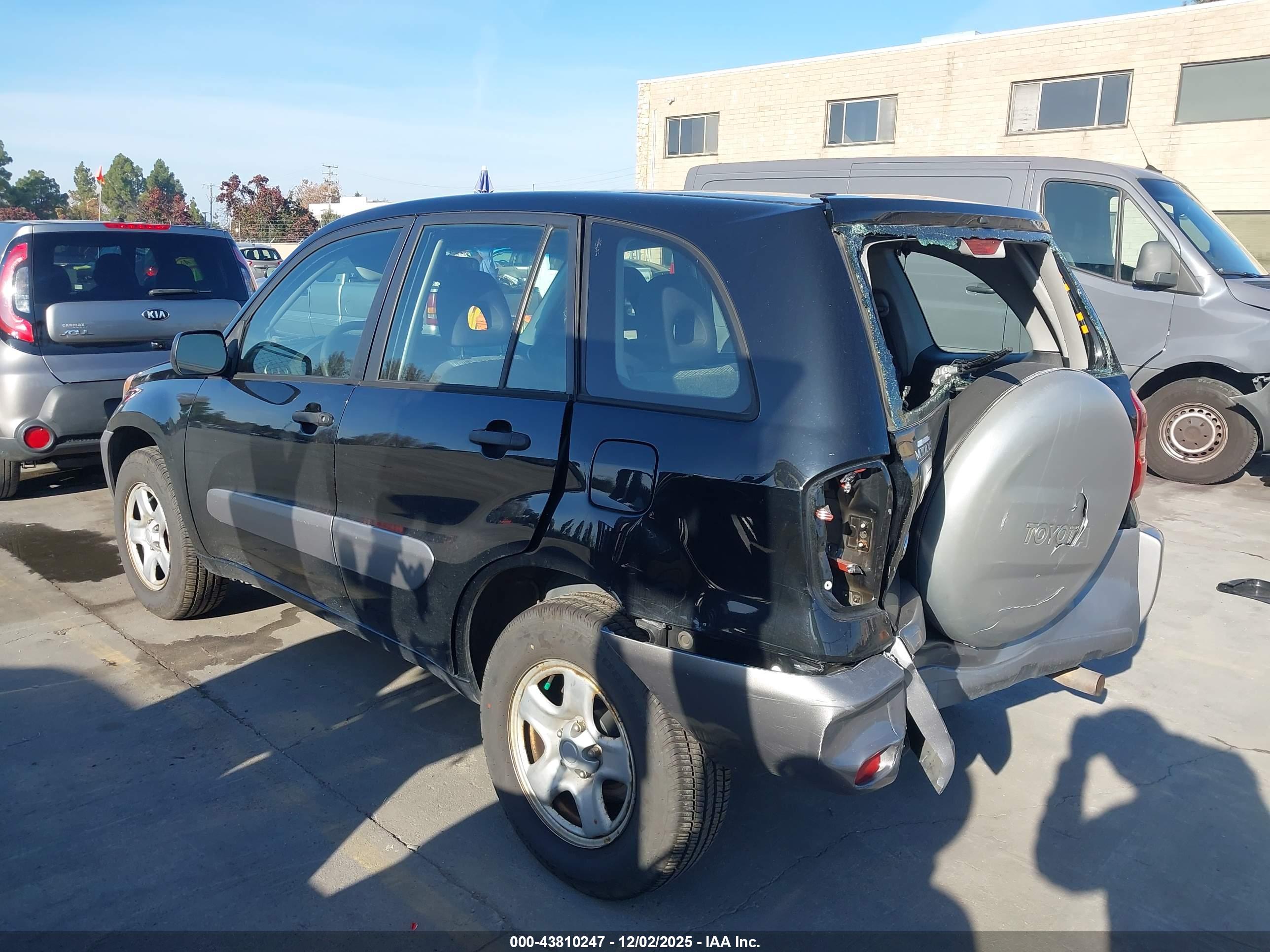 TOYOTA RAV4 image 3